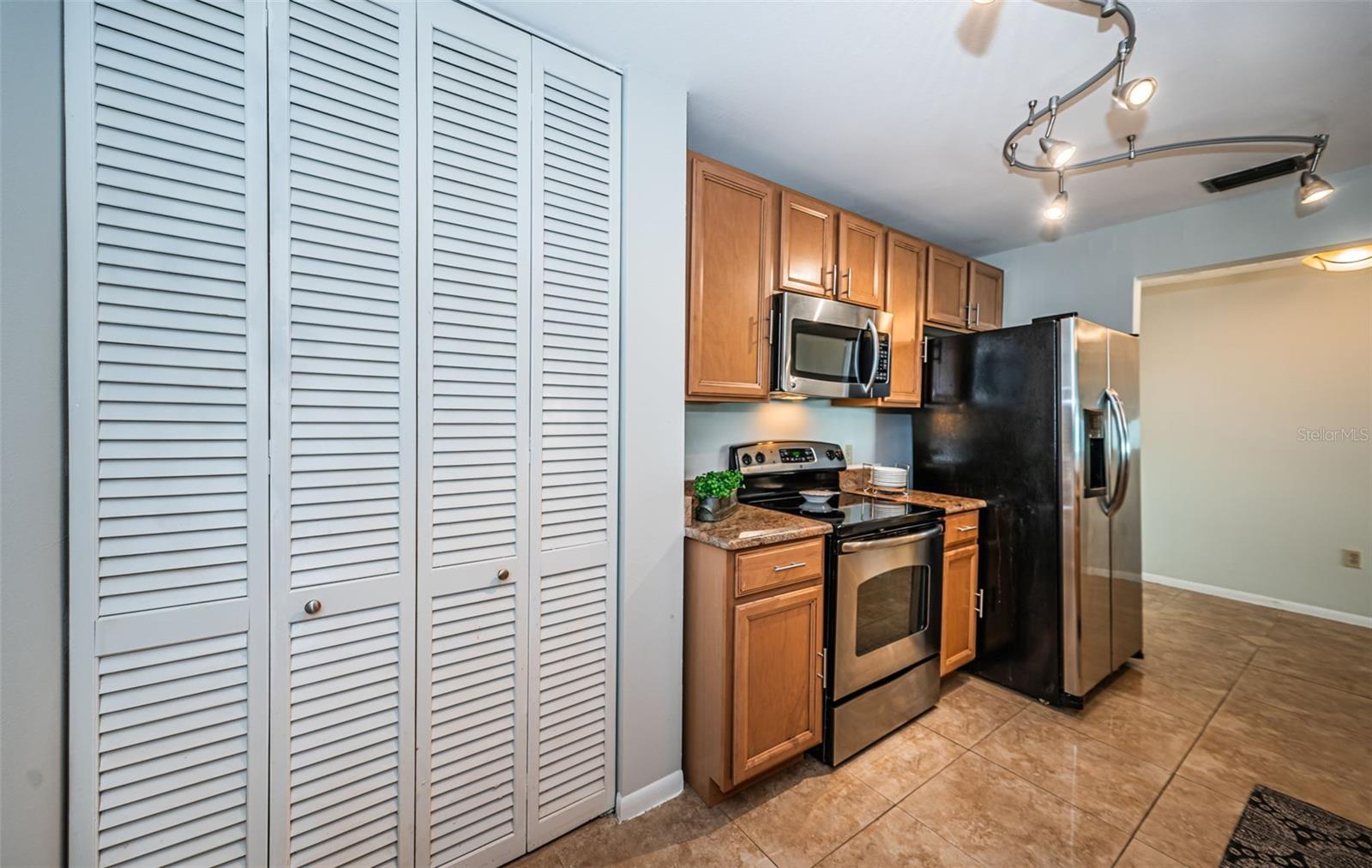 100 BLUFF VIEW DR #405C