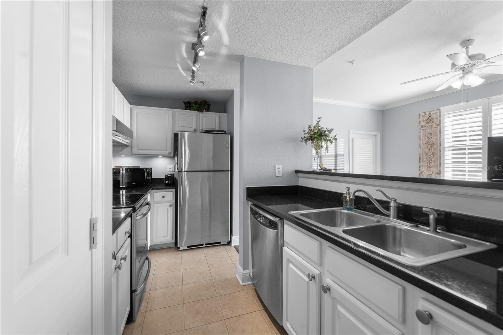 501 KNIGHTS RUN AVE #2120 photo 3