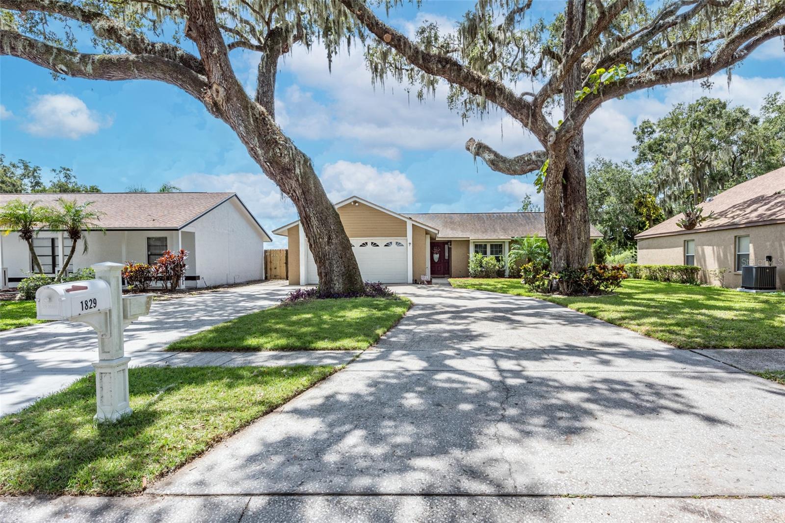 1829 DOCKSIDE DR photo 2