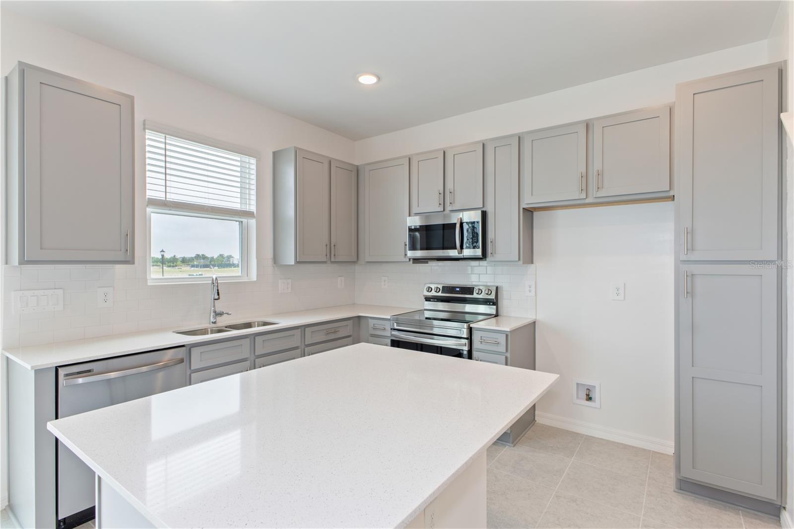 17347 PEREGRINE WAY photo 2