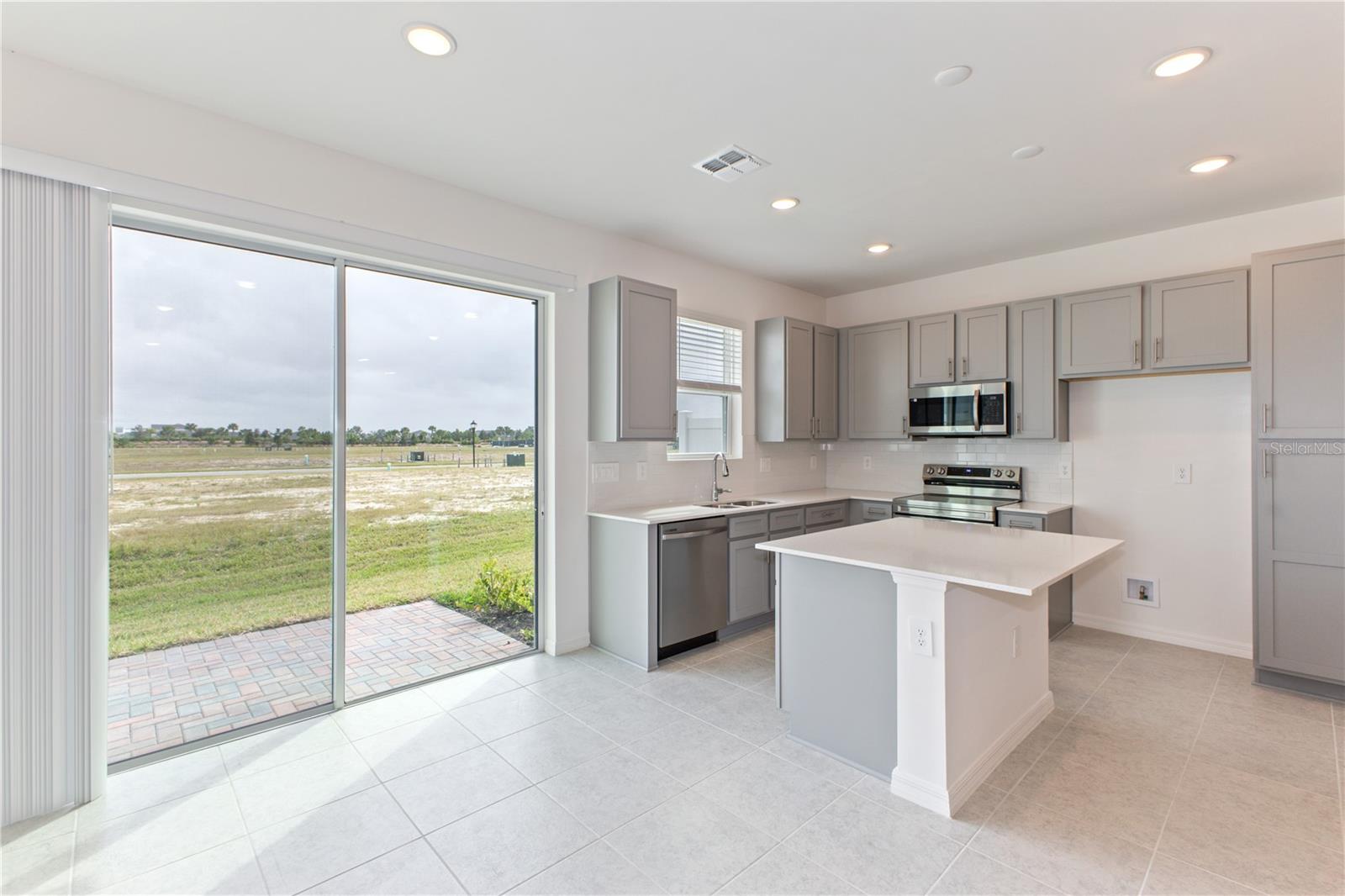 17347 PEREGRINE WAY photo 3