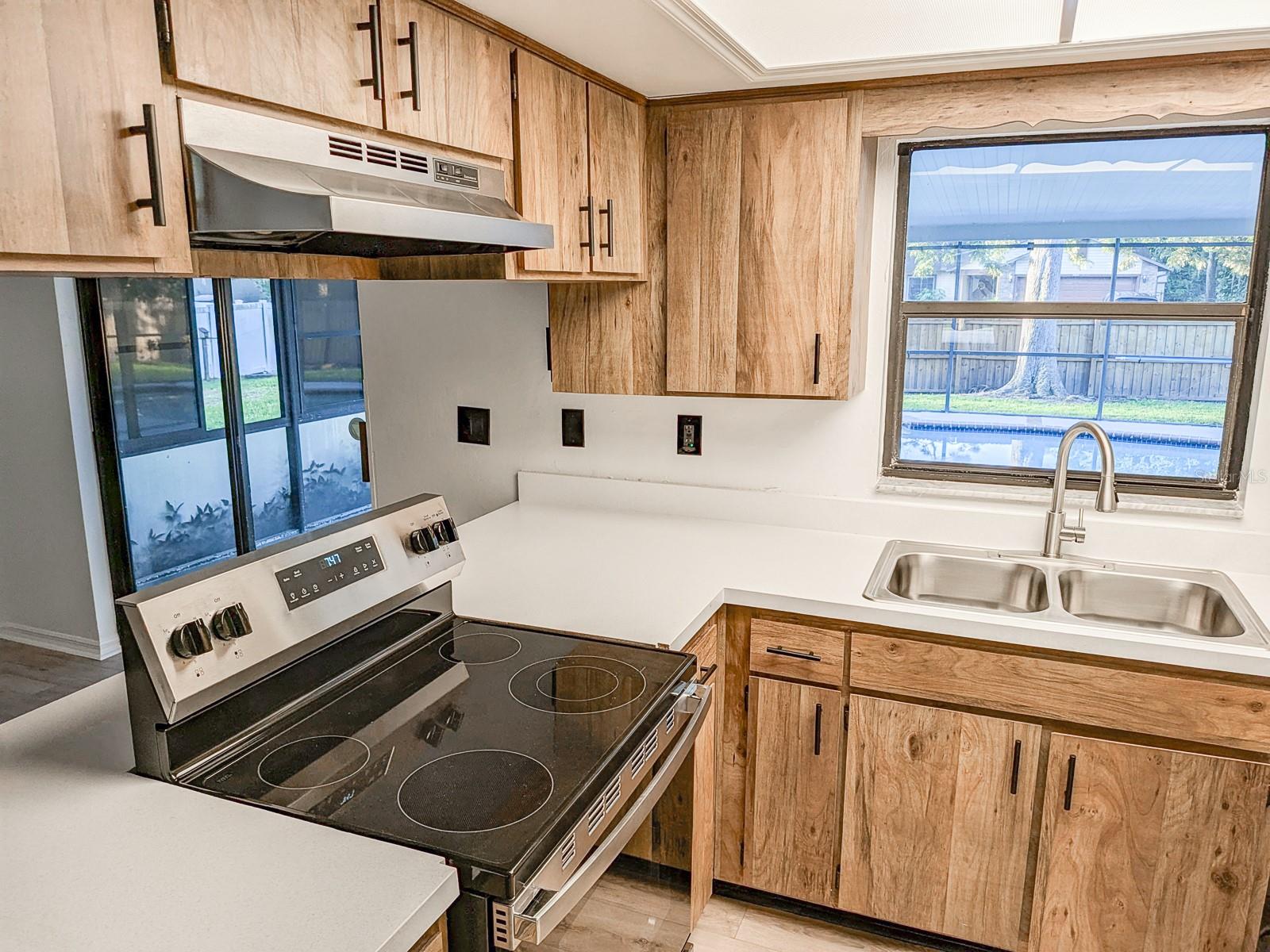 4814 LAKE SHORE DR photo 4