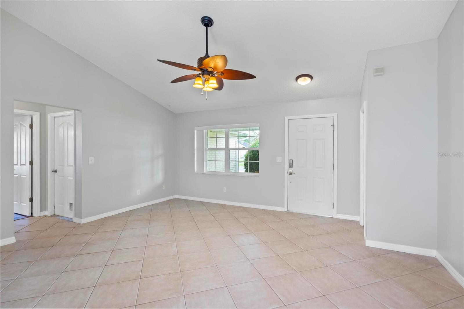 49 BUTTONWORTH DR photo 3