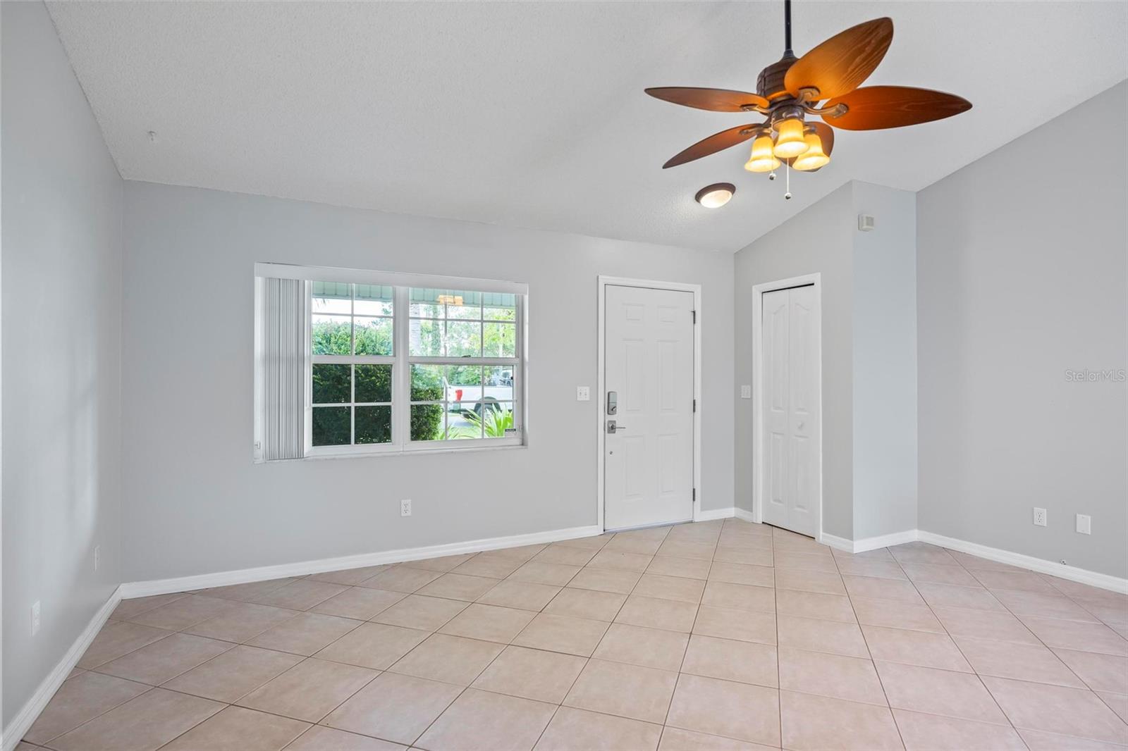 49 BUTTONWORTH DR photo 4