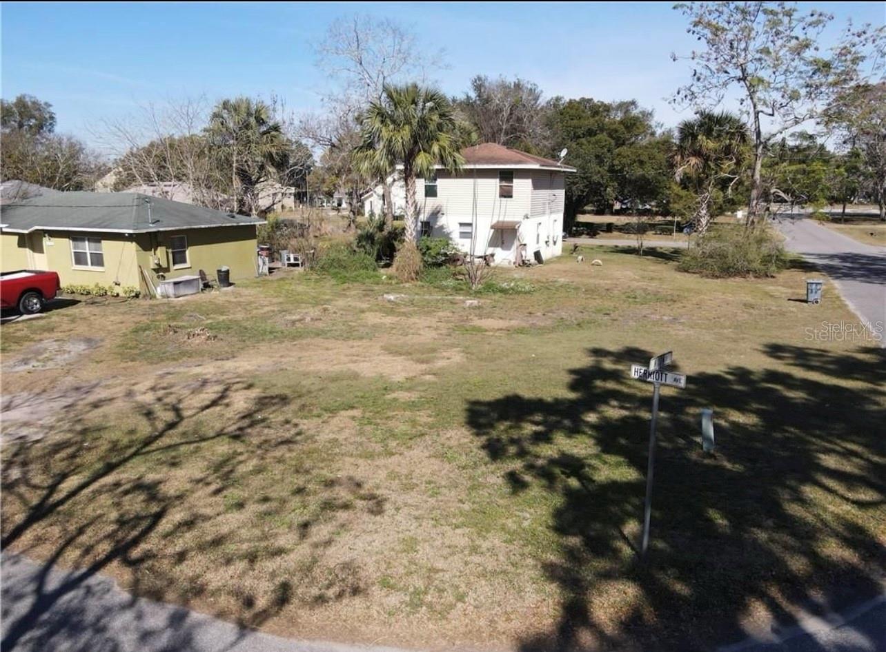 406 W HERRIOTT AVE photo 5