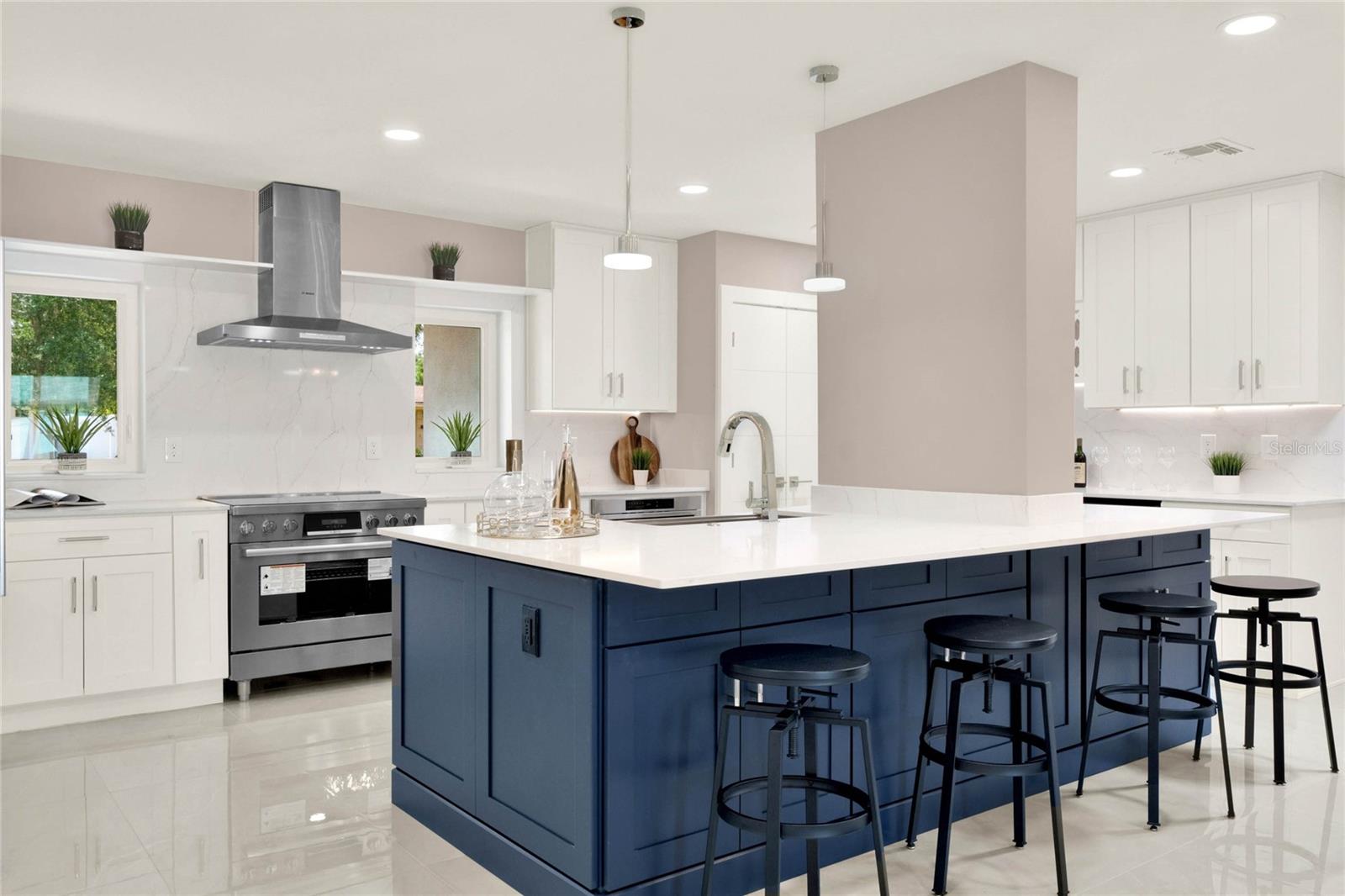2015 SUMMERFIELD RD photo 4