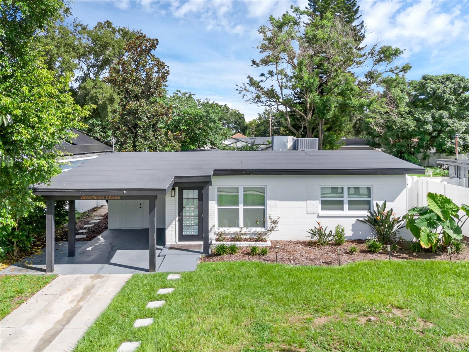 1711 WHITE AVE photo 3