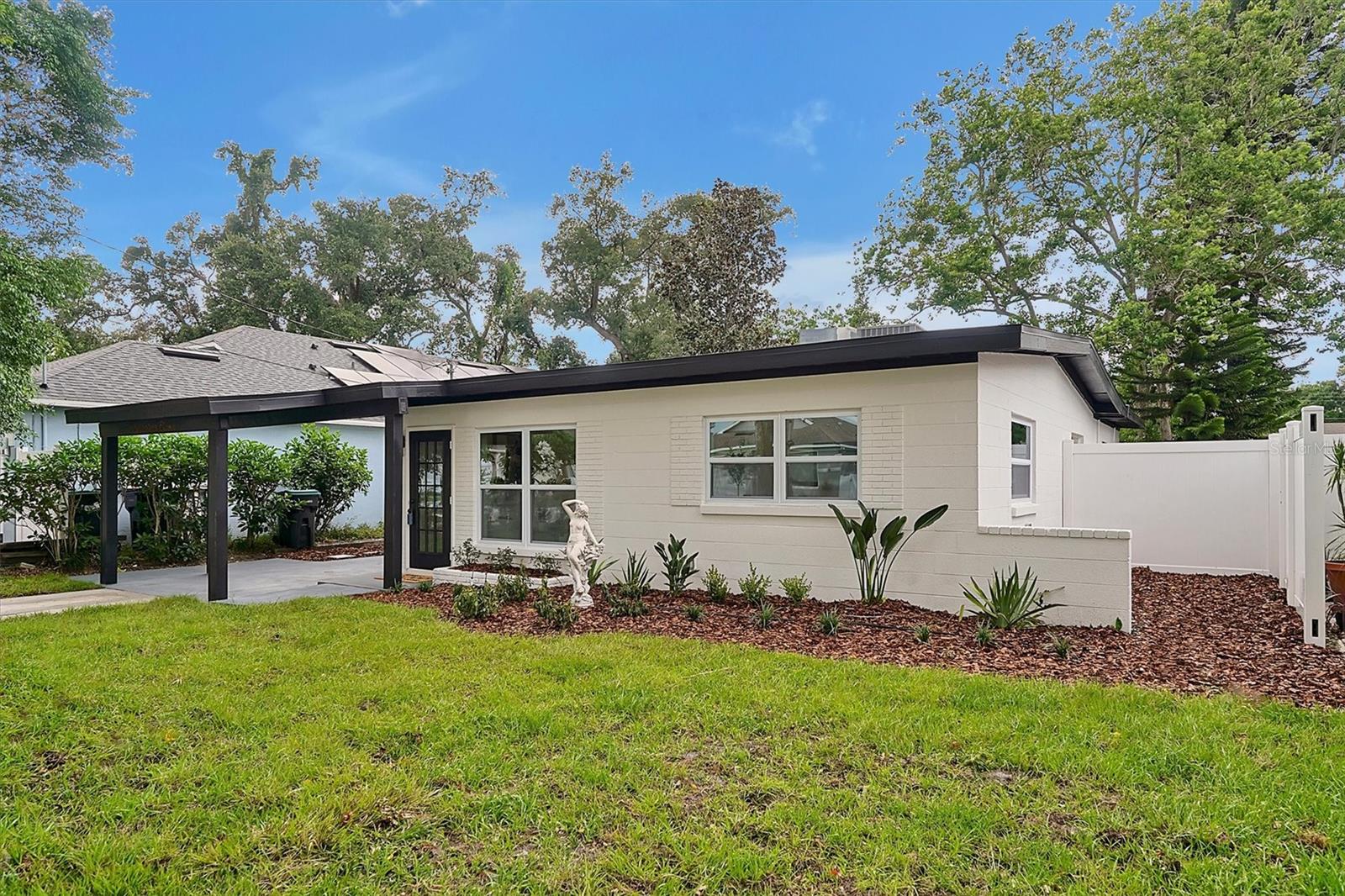 1711 WHITE AVE photo 4