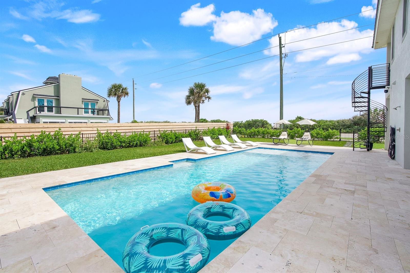 31 SEABRIDGE DR photo 2