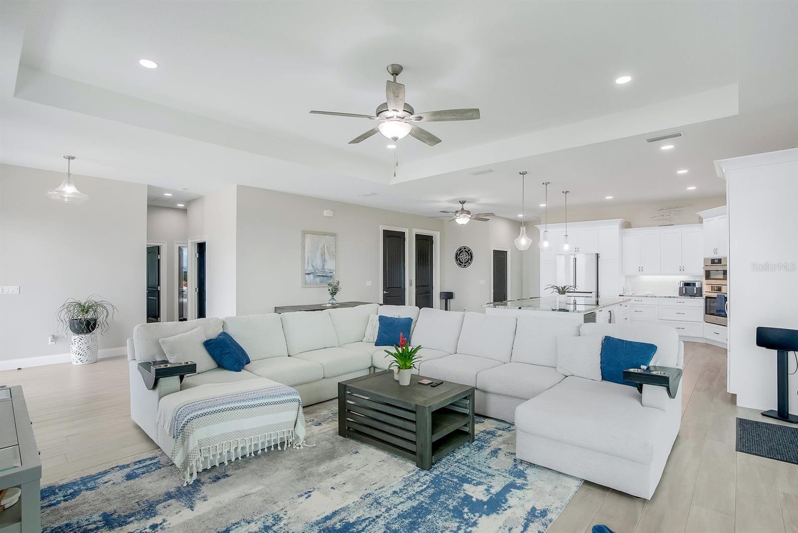 31 SEABRIDGE DR photo 4