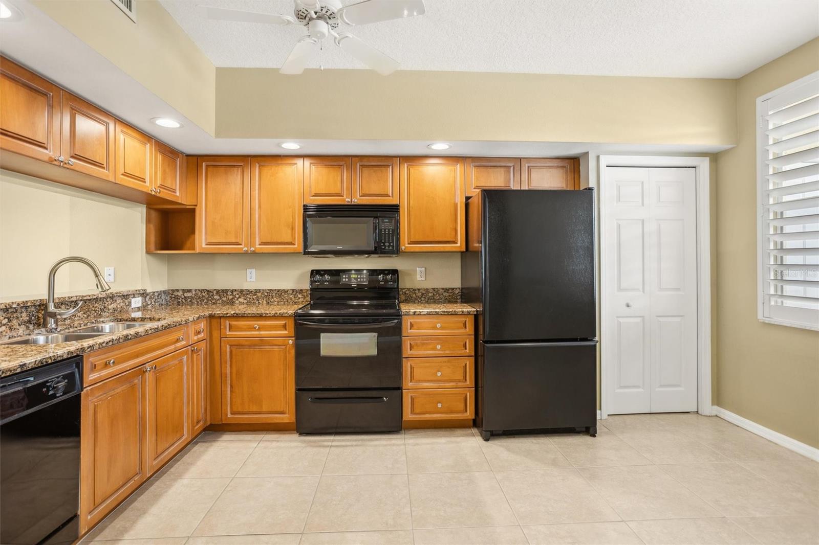 1200 COUNTRY CLUB DR #1503 photo 4