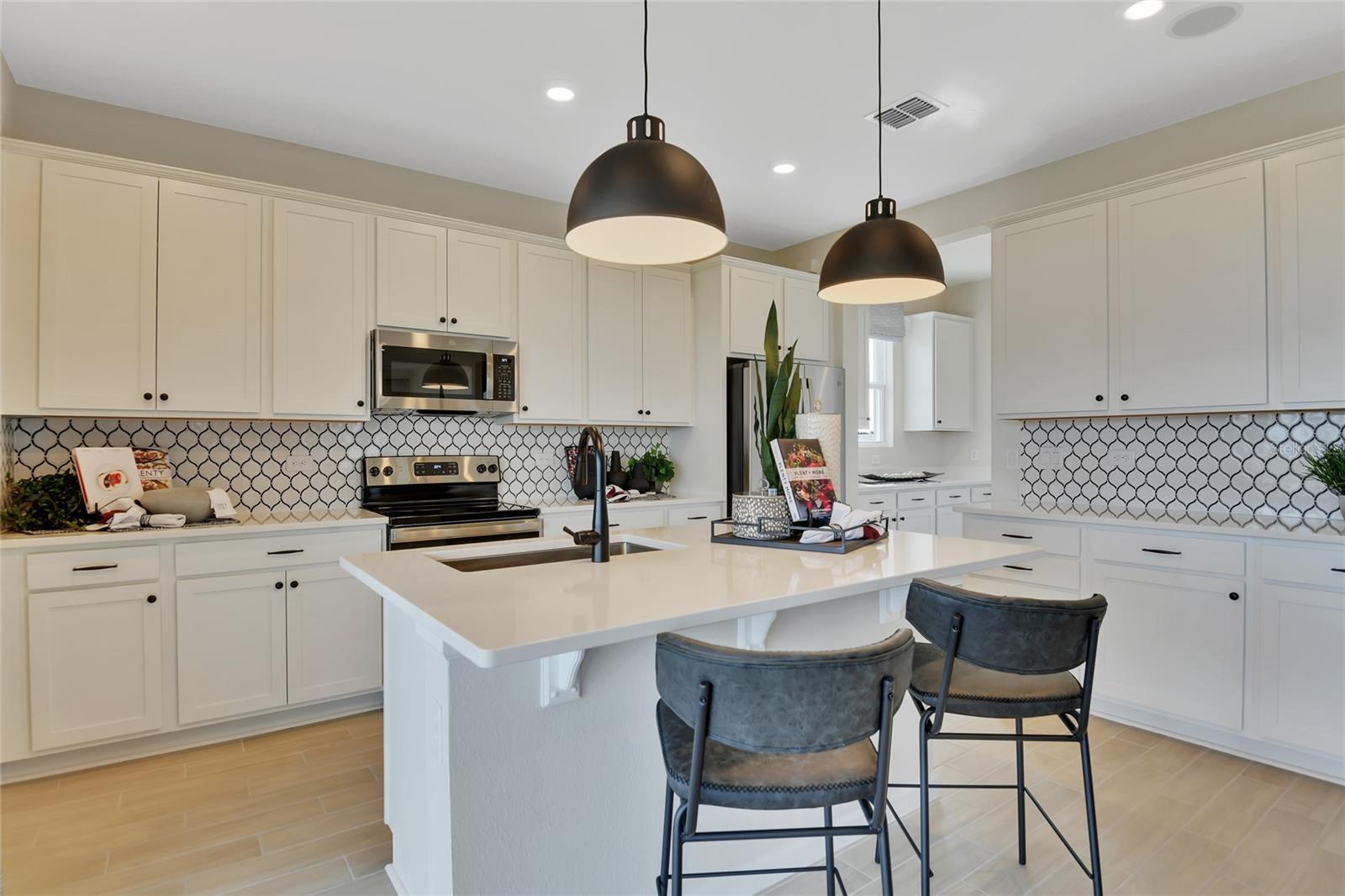 510 SUMMIT RIVER DR photo 4