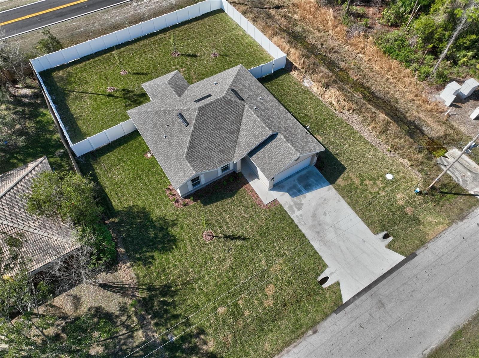 26 RAMBLEWOOD DR photo 3