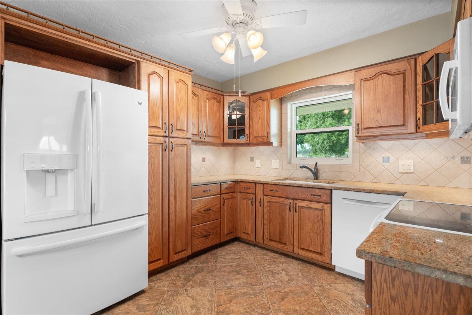 3072 MEYER DR photo 5