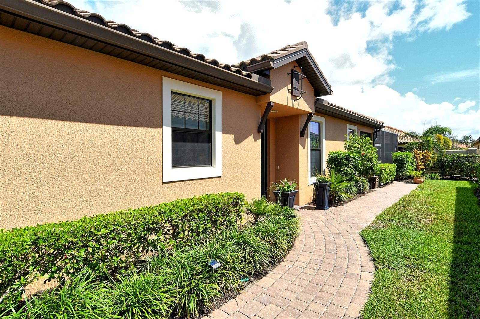 8744 BELLUSSI DR photo 3