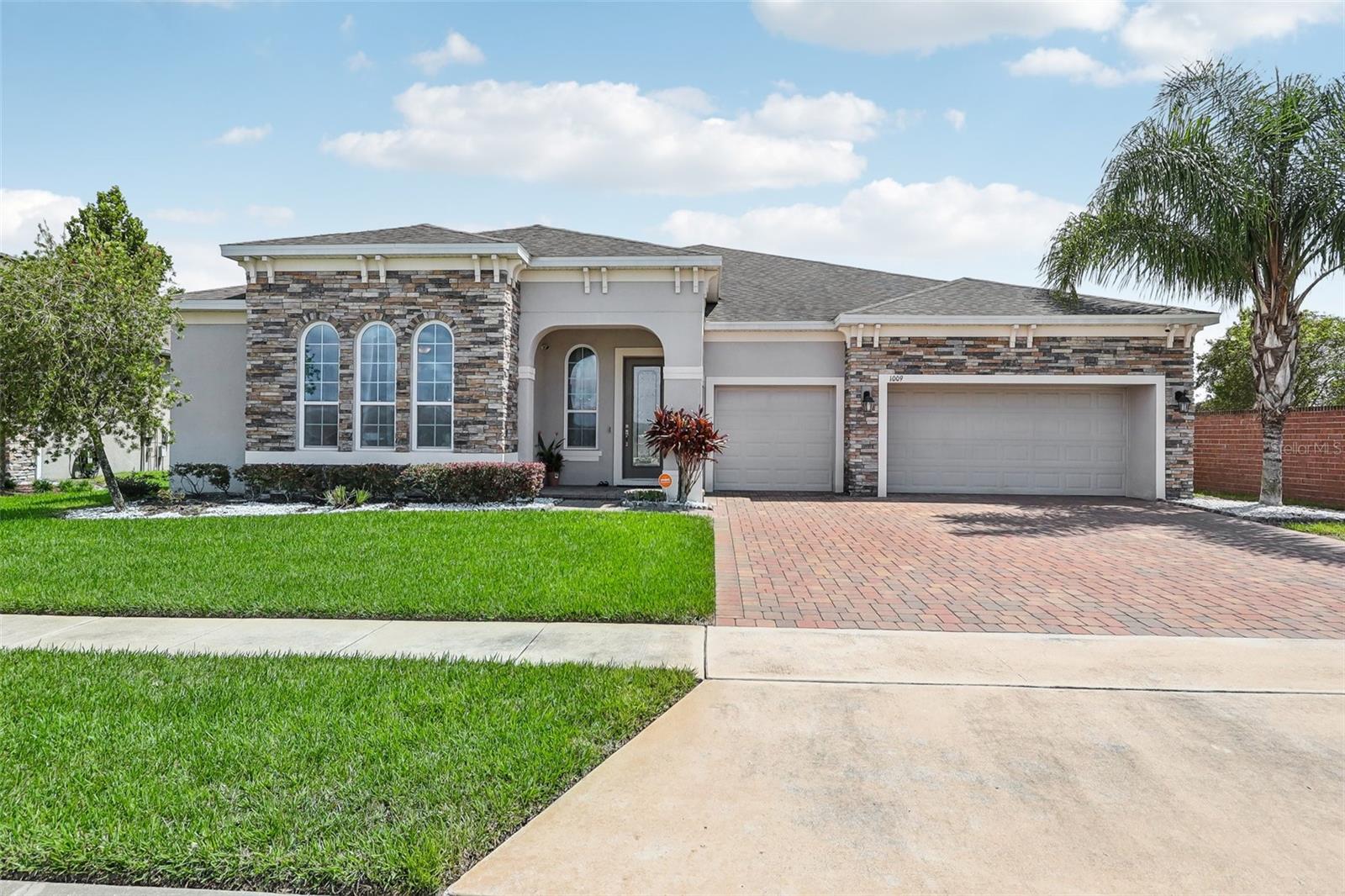 1009 BIRCH HOLLOW DR photo 2