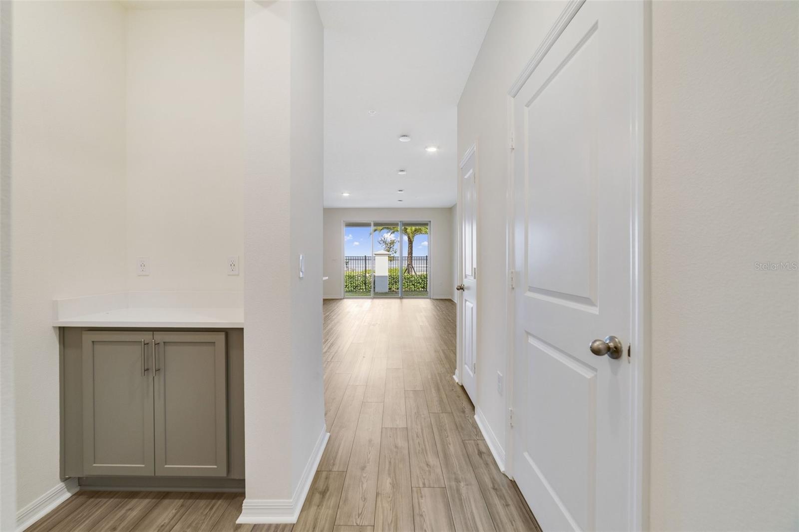 707 SOUTHERN EDGE WAY photo 3