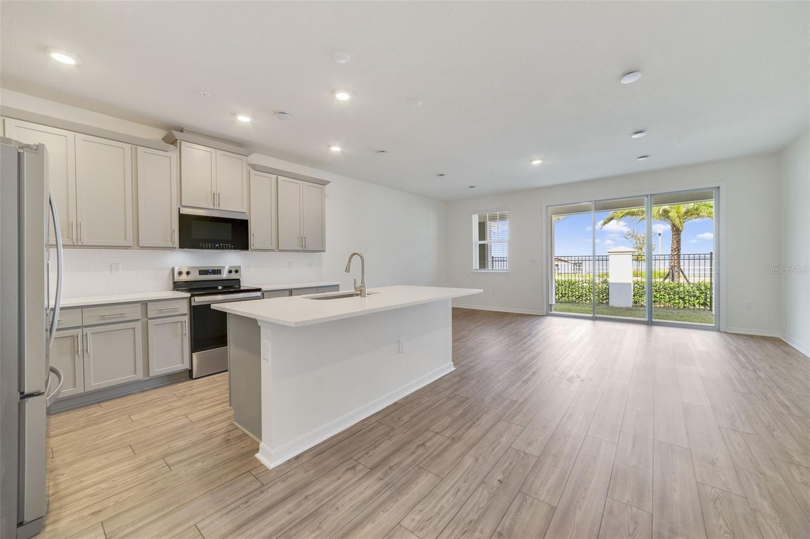 707 SOUTHERN EDGE WAY photo 4