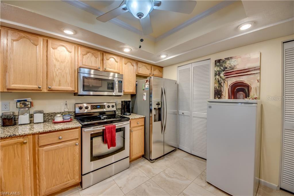 2067 W LAKEVIEW BLVD #2 photo 4