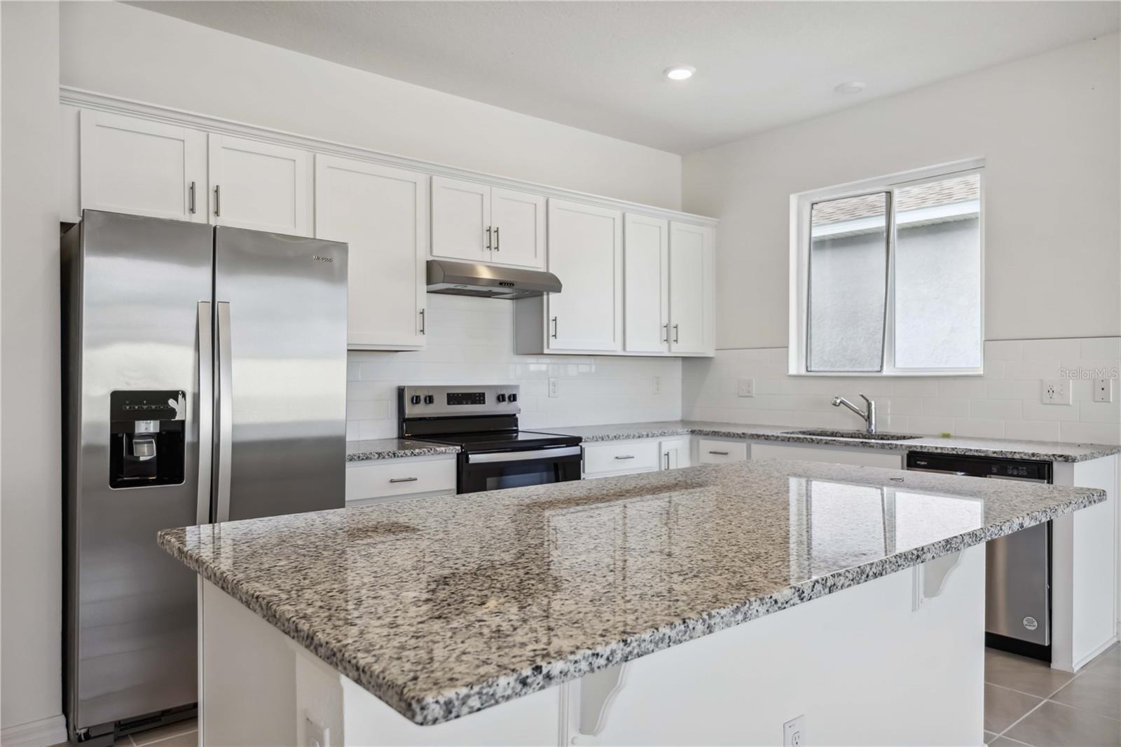 37513 WILLIAMETTE WAY photo 4