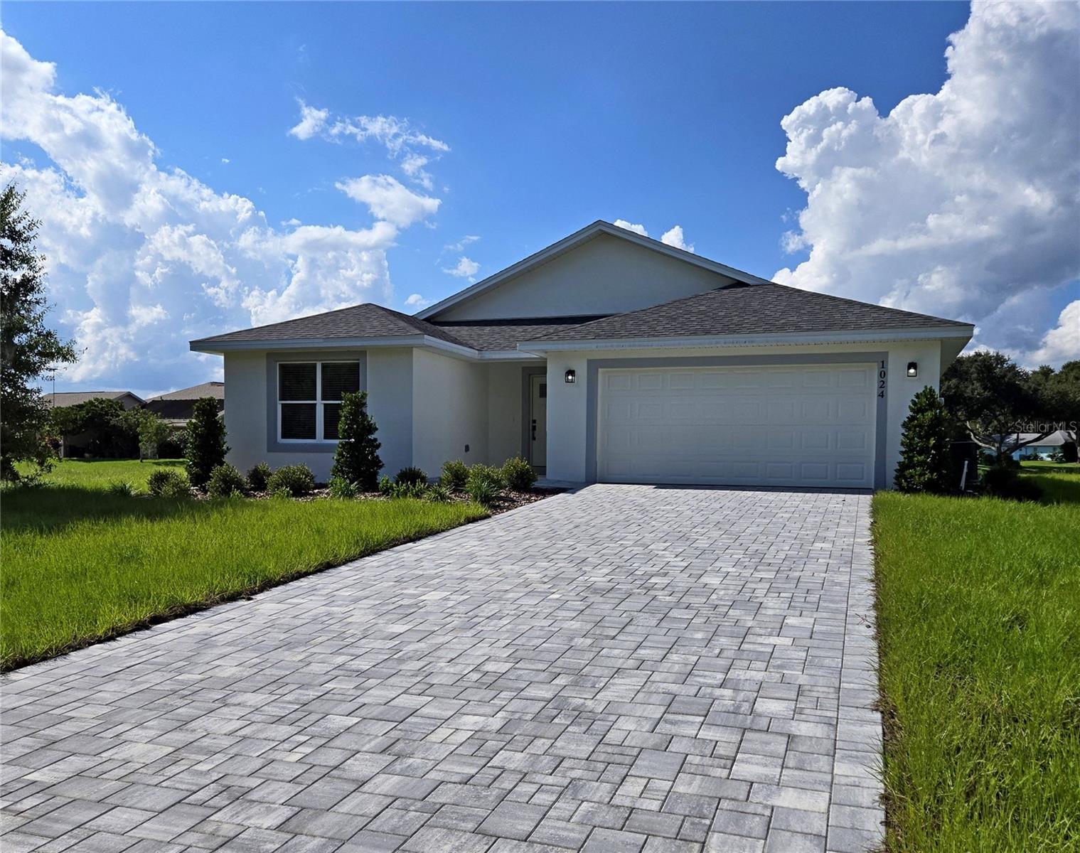 1024 LAKESIDE WAY photo 2