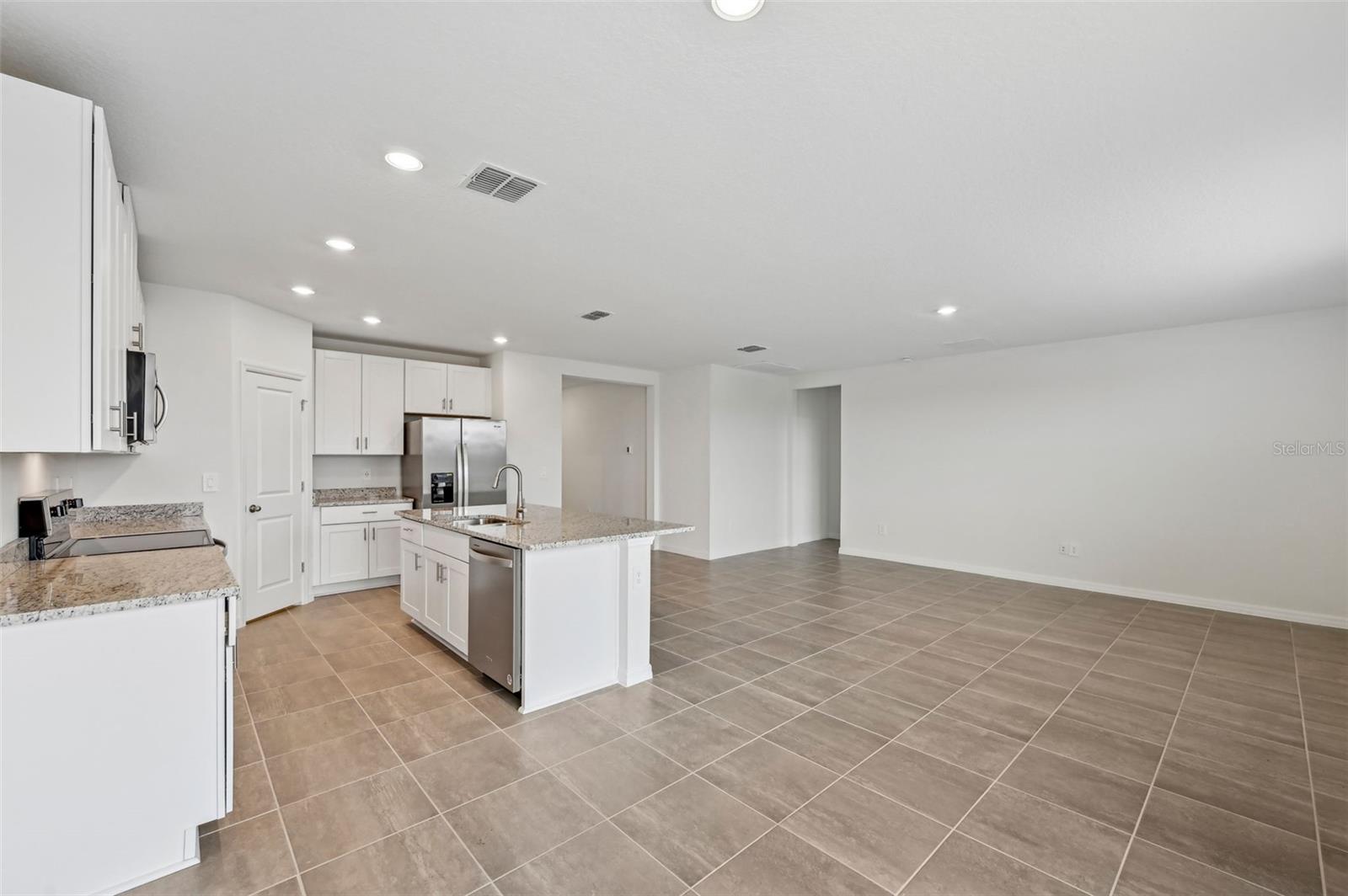 7760 GILCHRIST SPRINGS DR photo 5