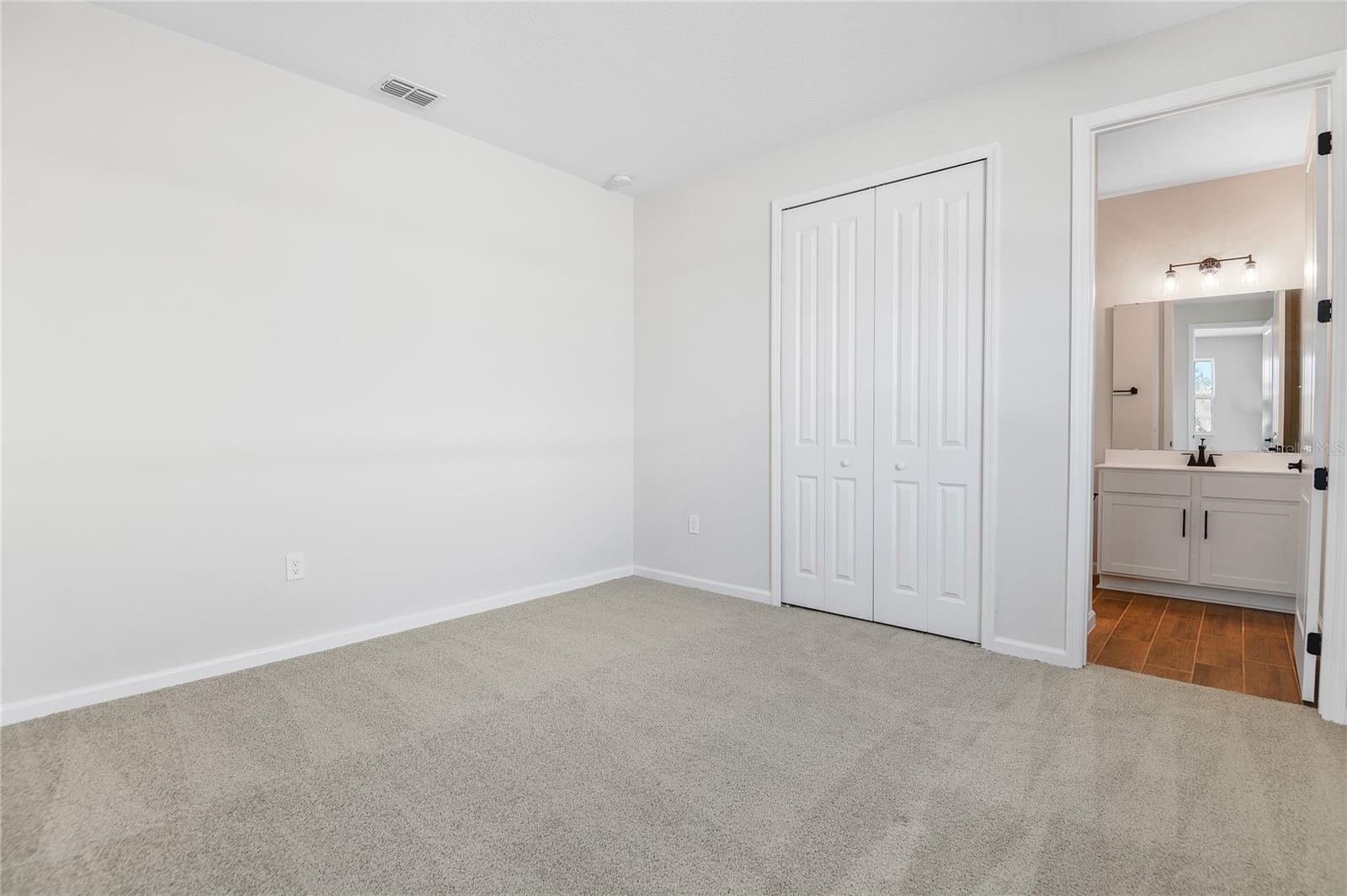 1496 AUGUST GRAY DR photo 3