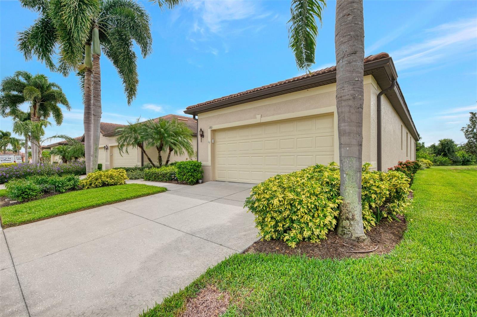 1780 BATELLO DR photo 2