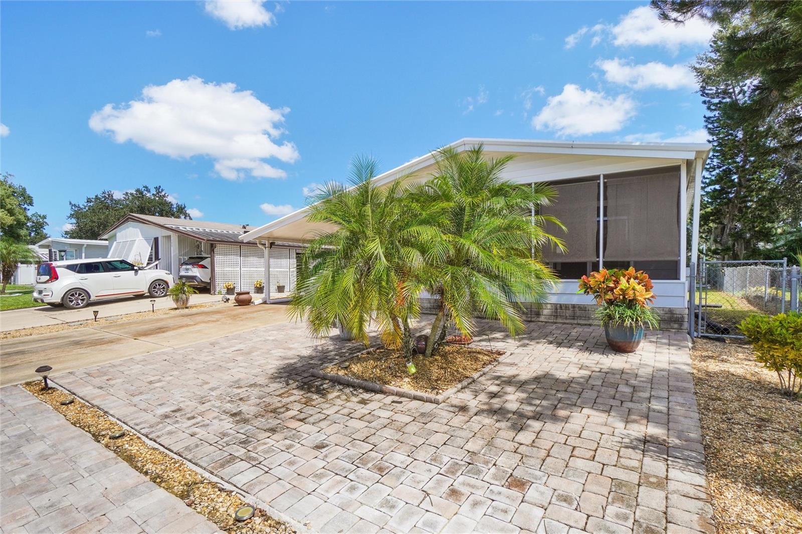 121 MOSS DR photo 3