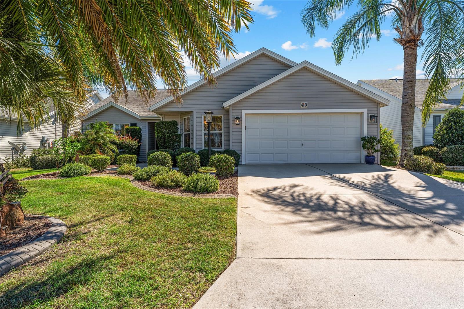 410 AINSWORTH CIR photo 2