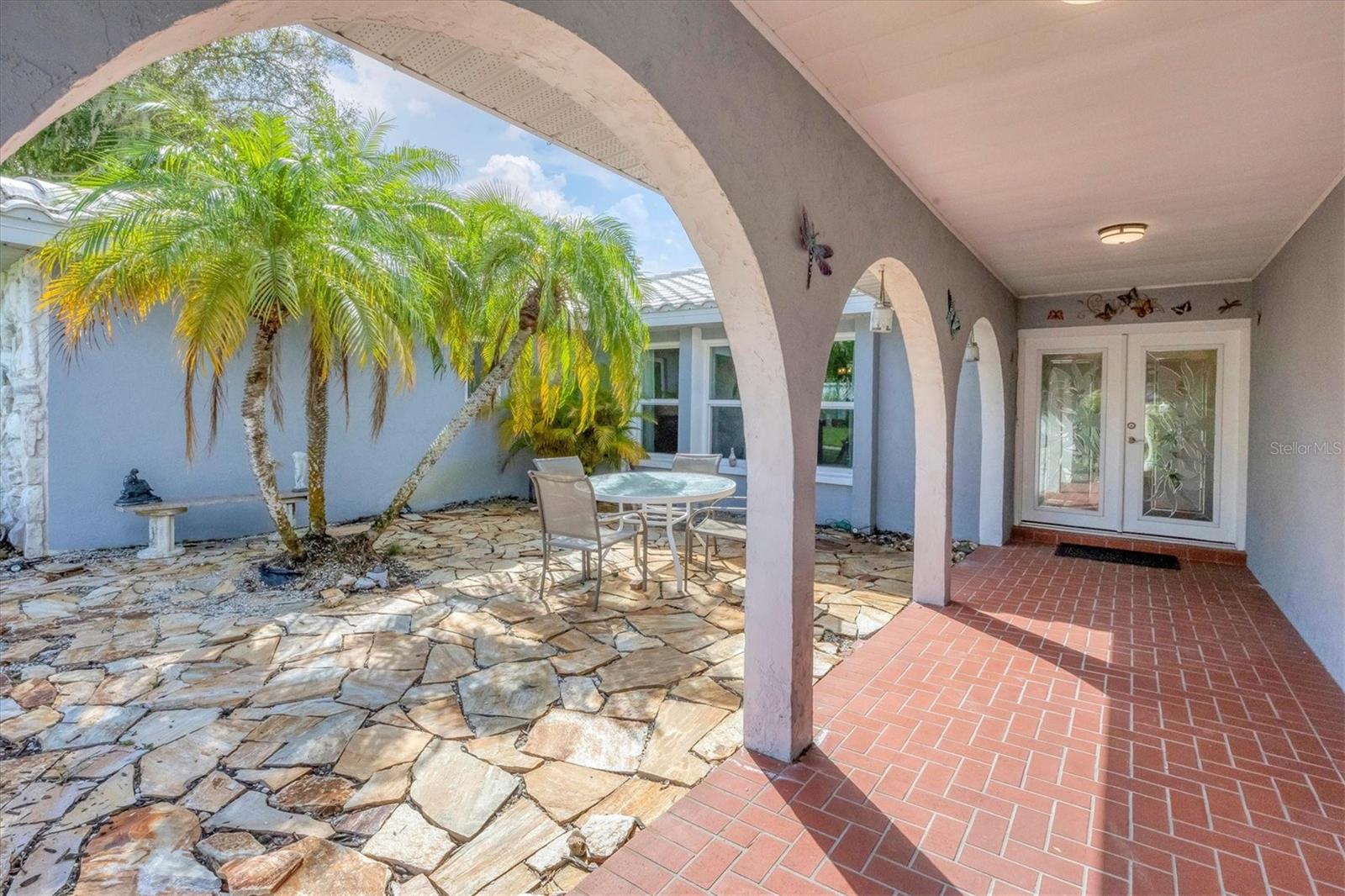 412 RUBENS DR photo 3