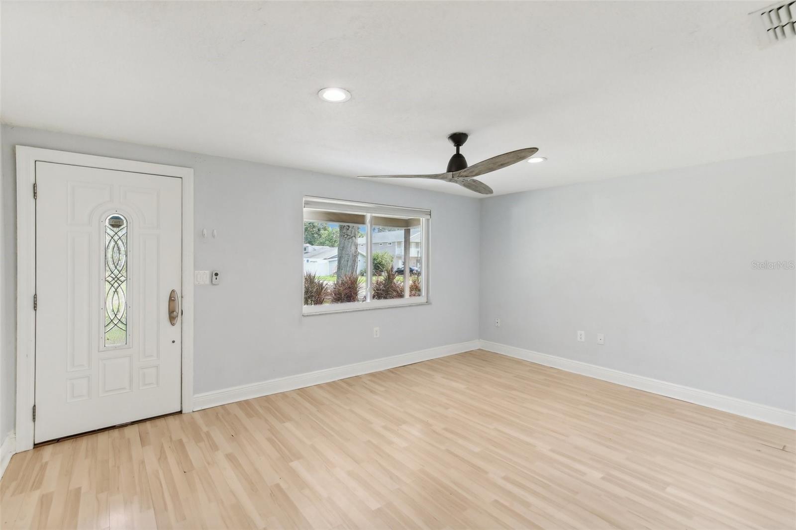 306 CHESTNUT ST photo 5