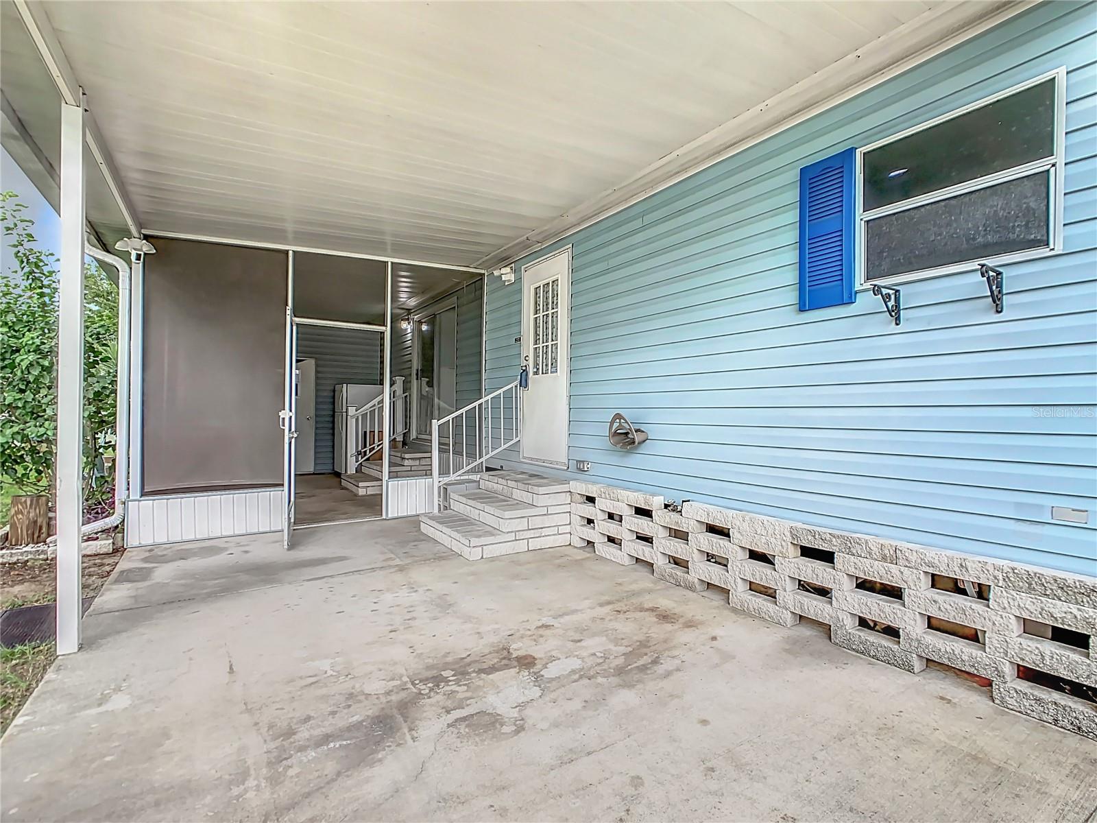622 DREAMA DR photo 2