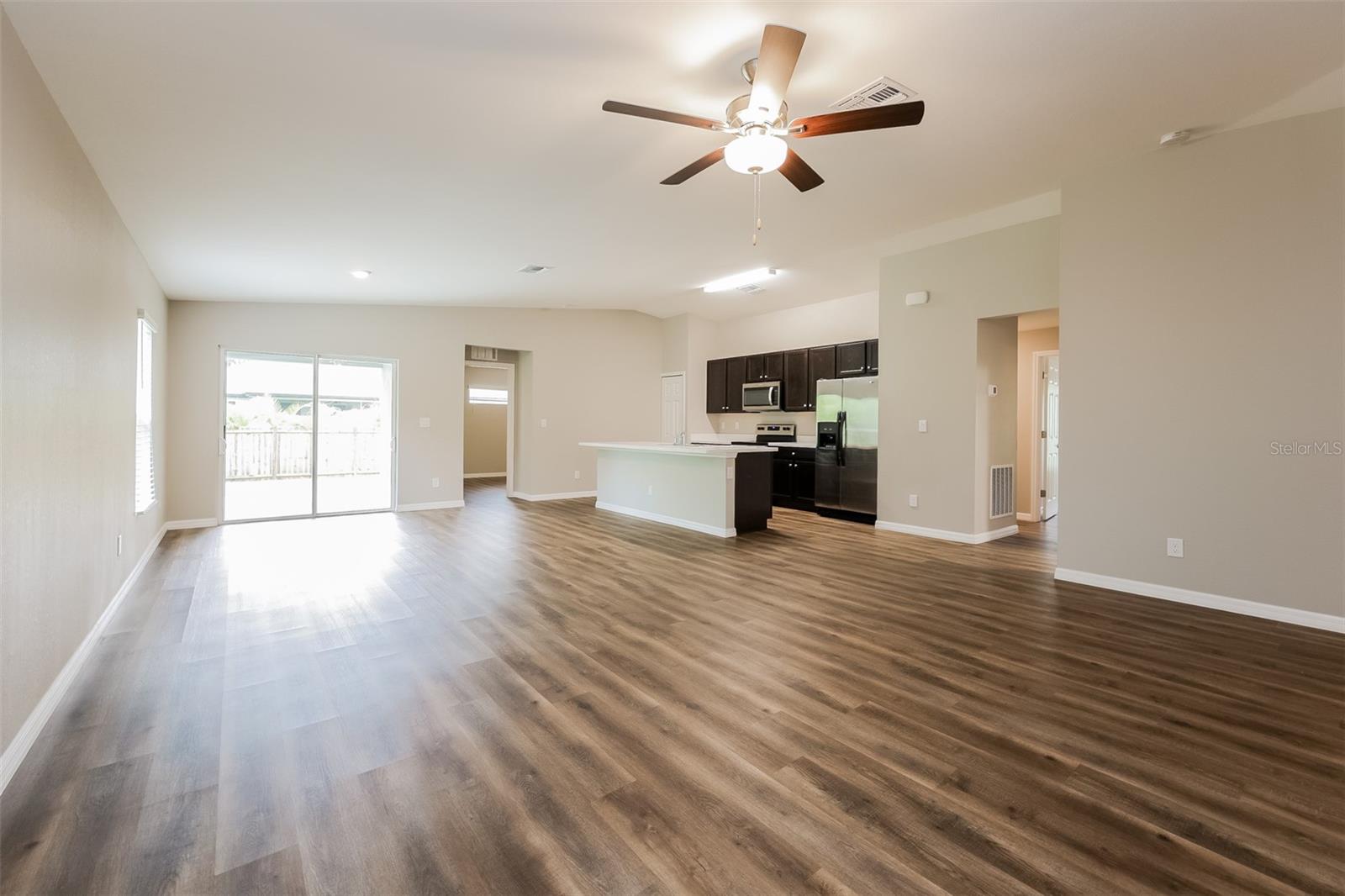 481 GUILD ST photo 4