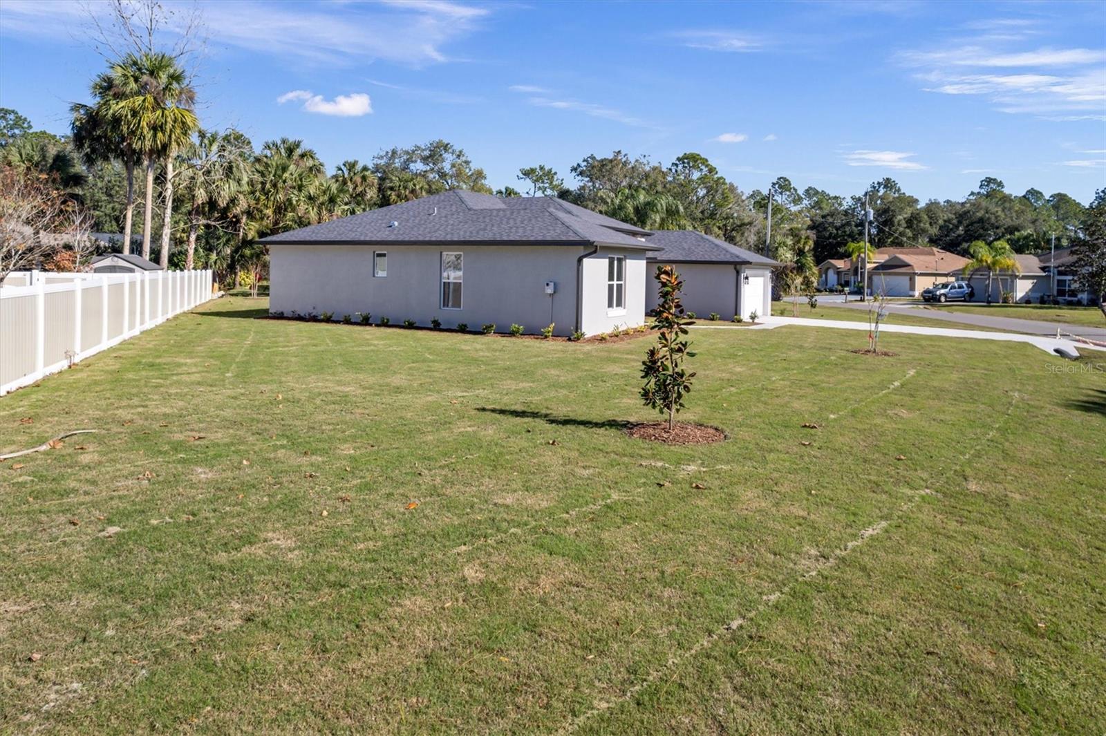 3 WHITE HAWK PL photo 5