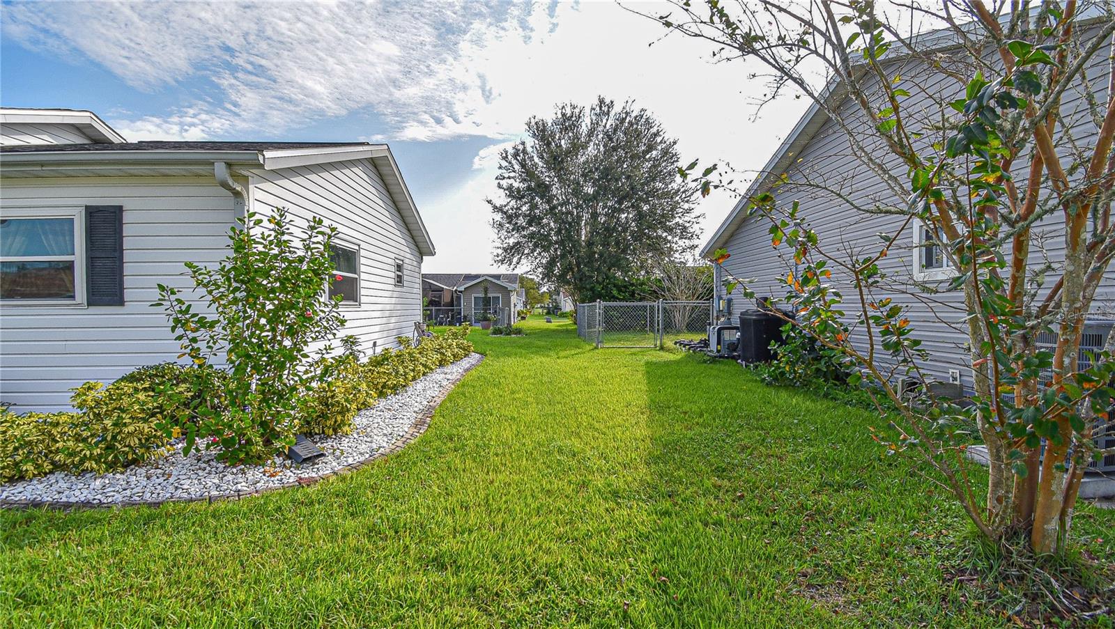 17587 SE 95TH CIR photo 4