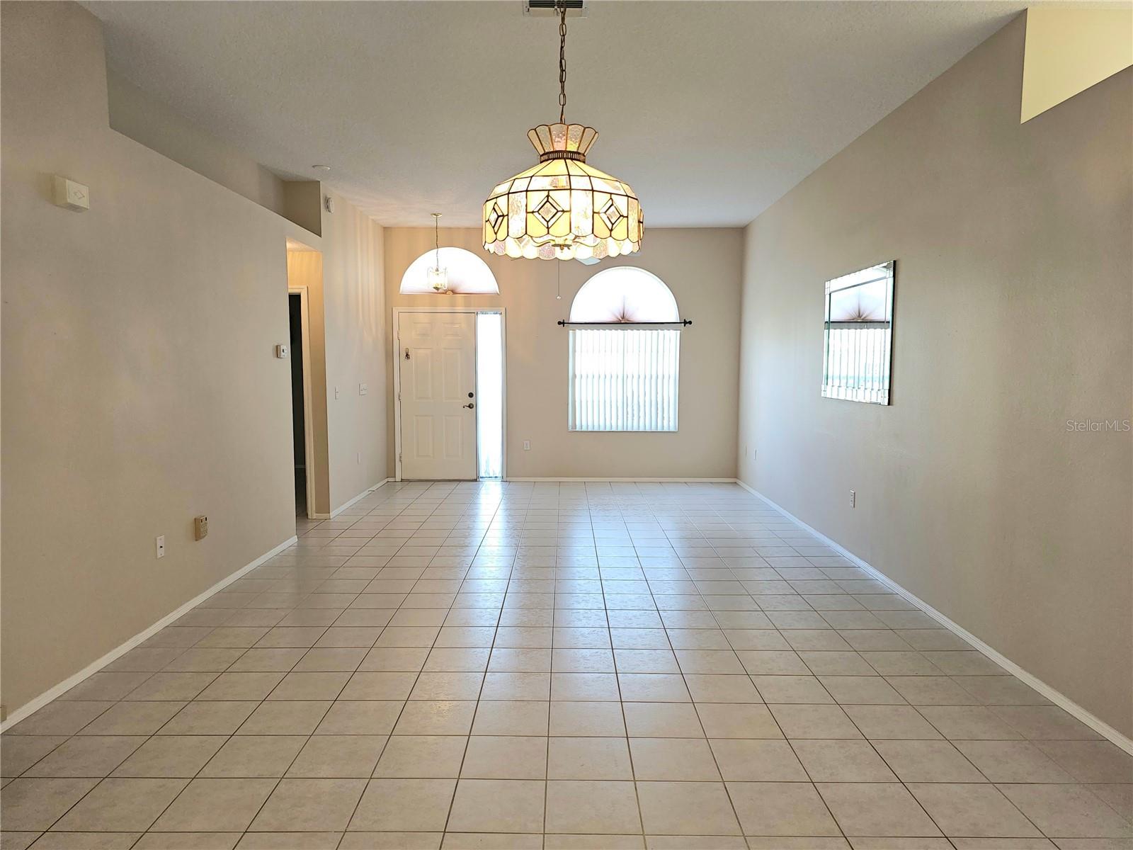 4301 AVANTI CIR photo 2