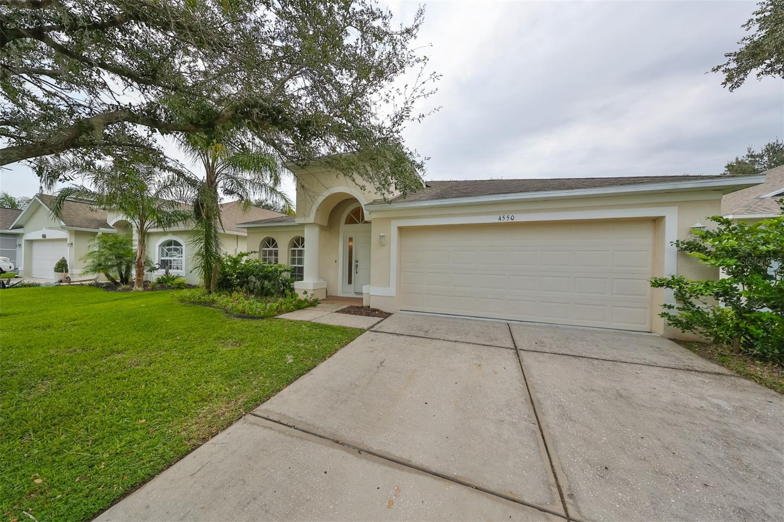 4550 LISETTE CIR photo 2