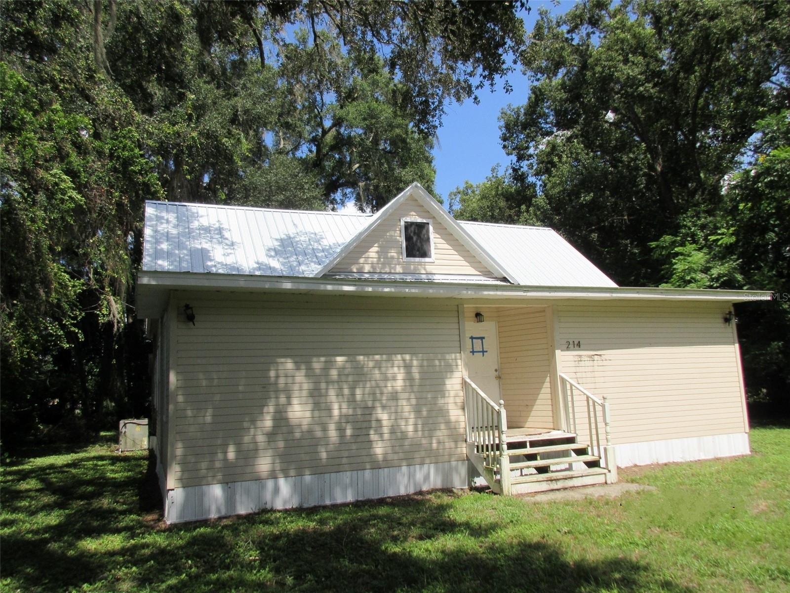 214 W DADE AVE photo 2