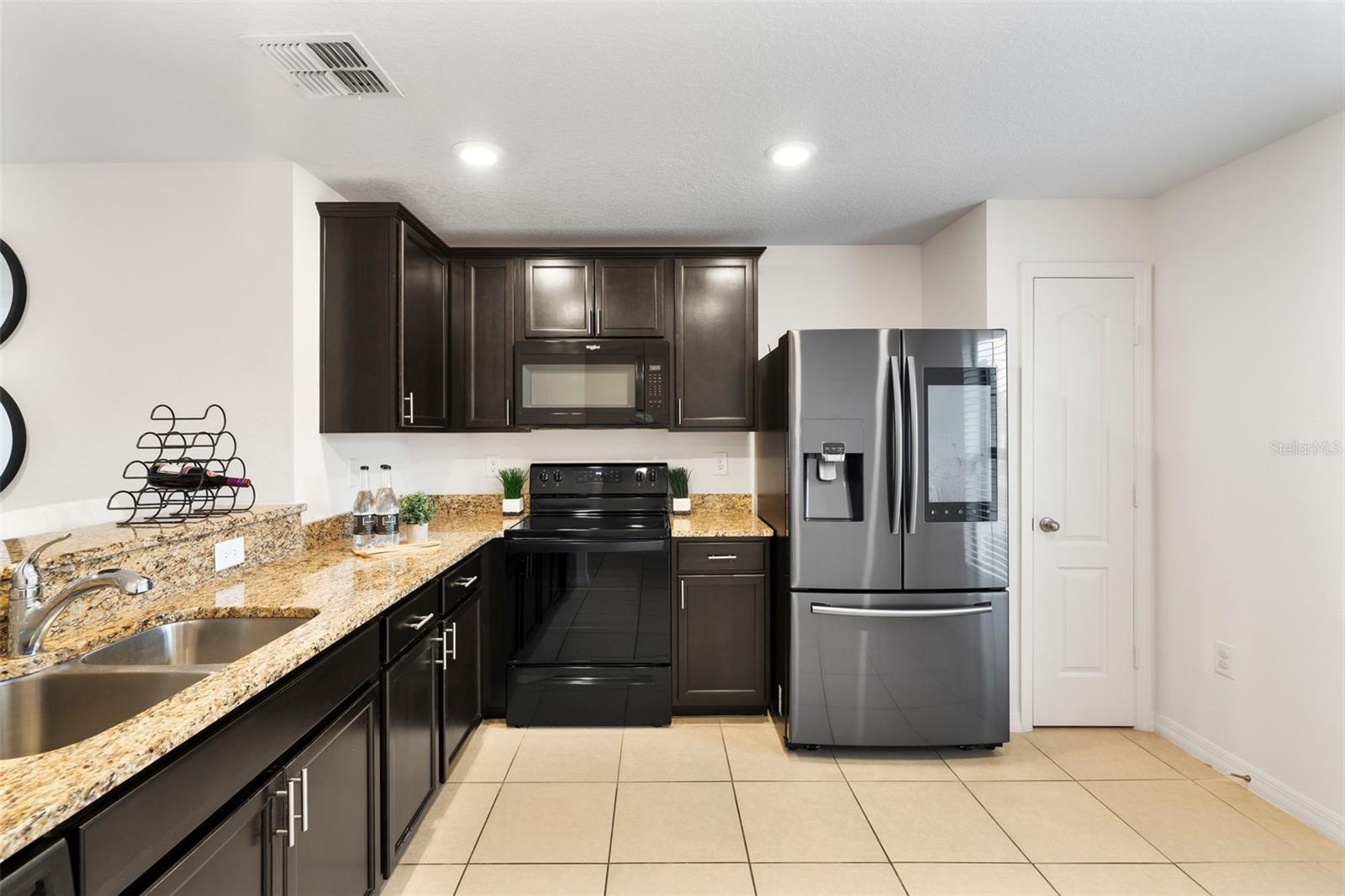 365 GARDENIA CT photo 2