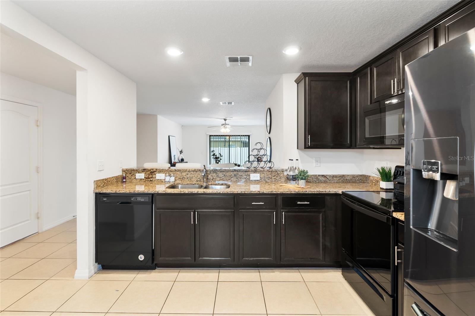 365 GARDENIA CT photo 3