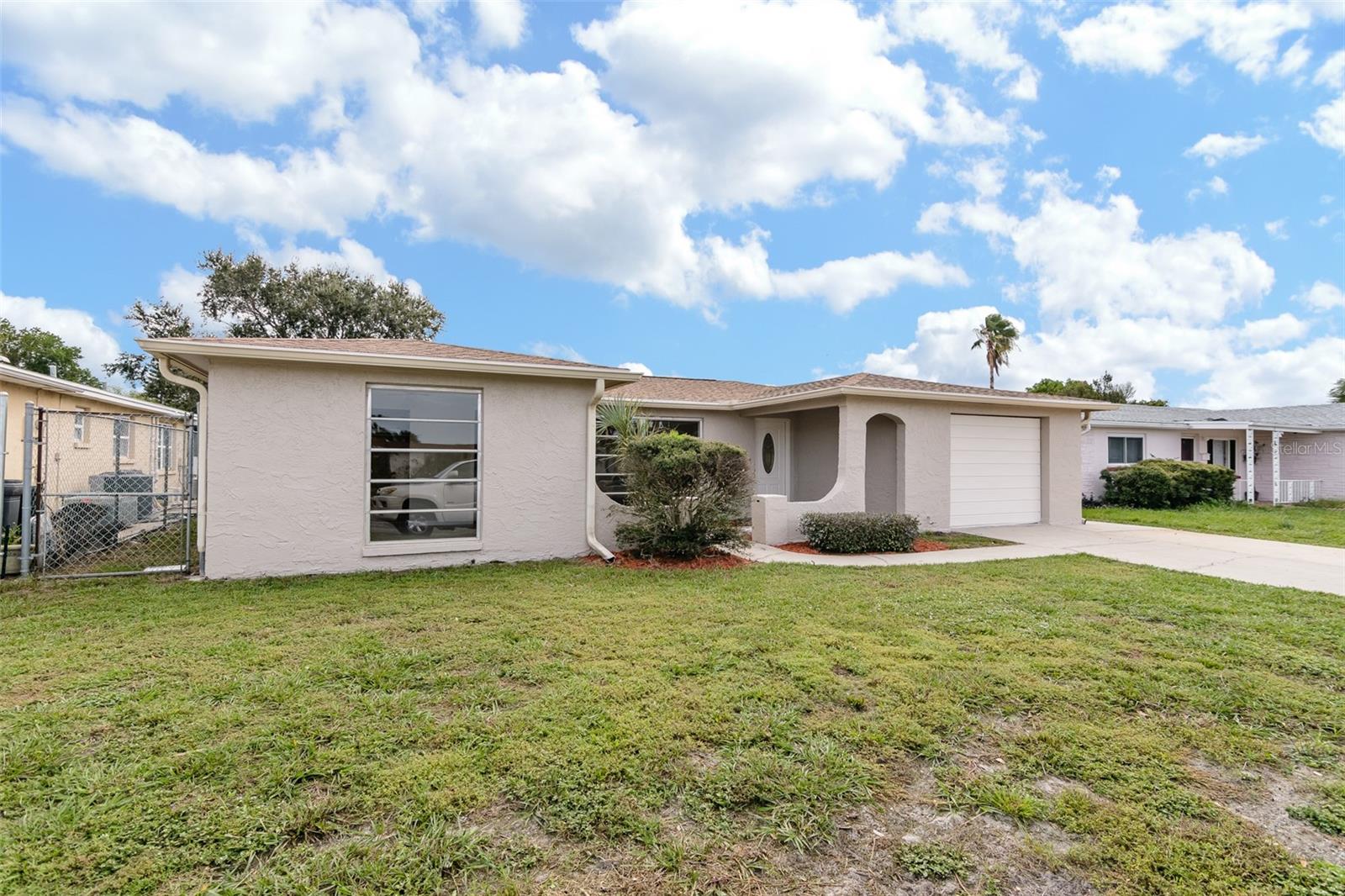 1140 NORMANDY BLVD photo 2