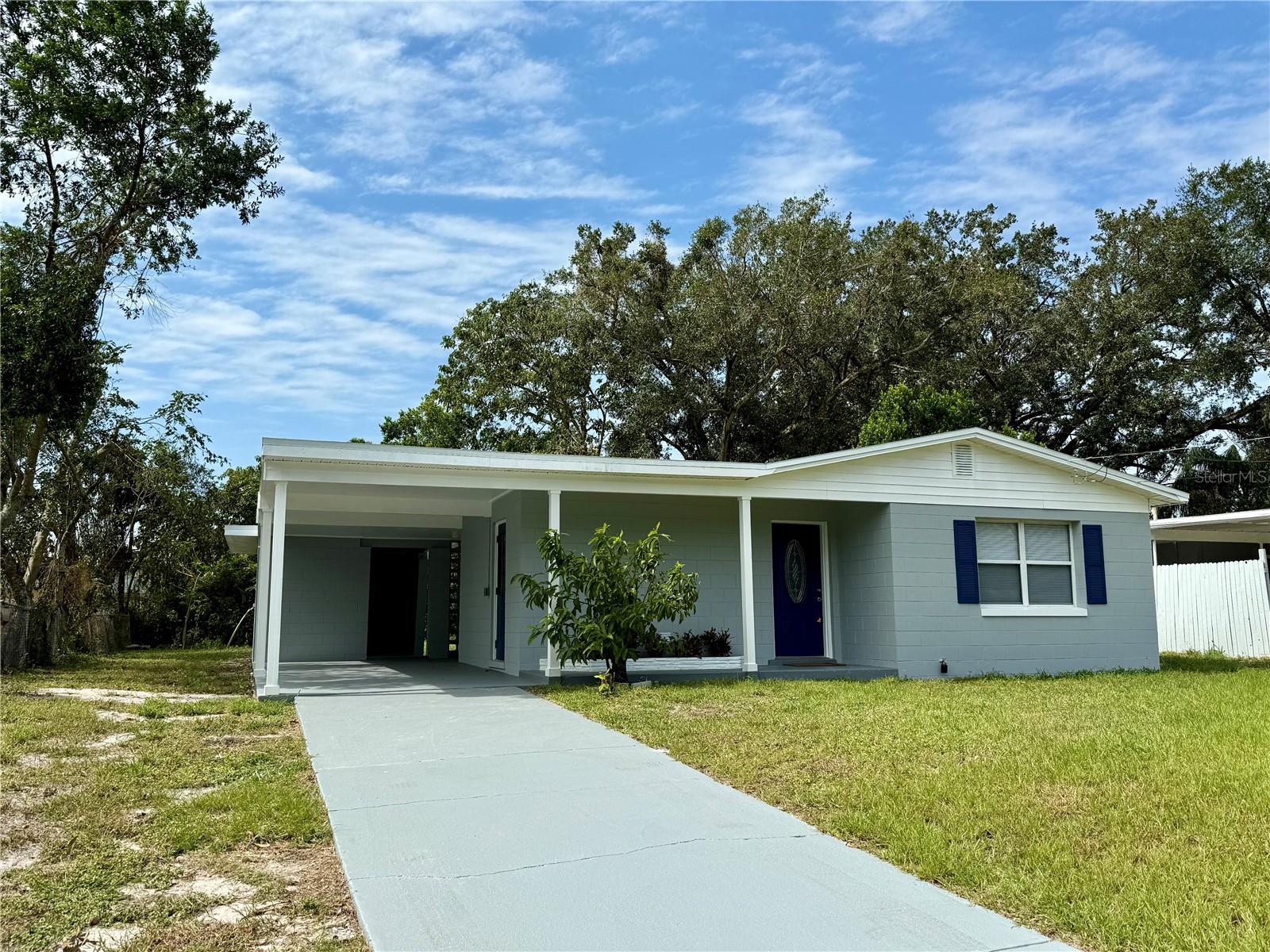 925 GOLDEN ISLE DR photo 3