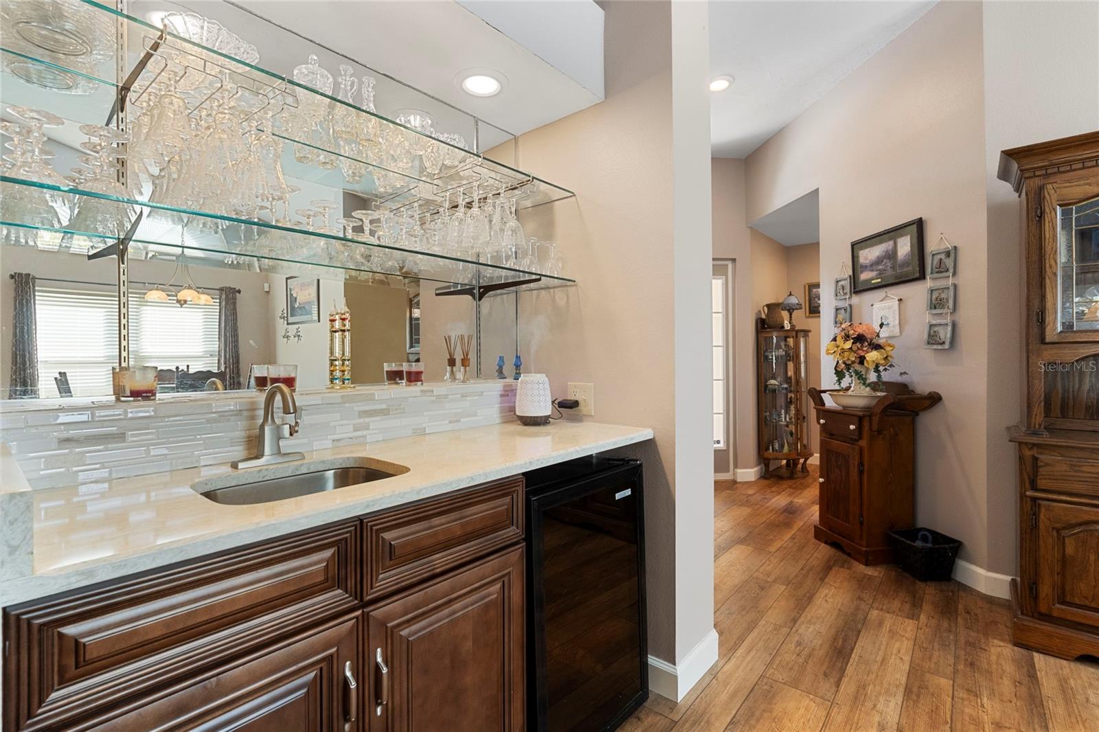 4966 CLUBVIEW CT E photo 3