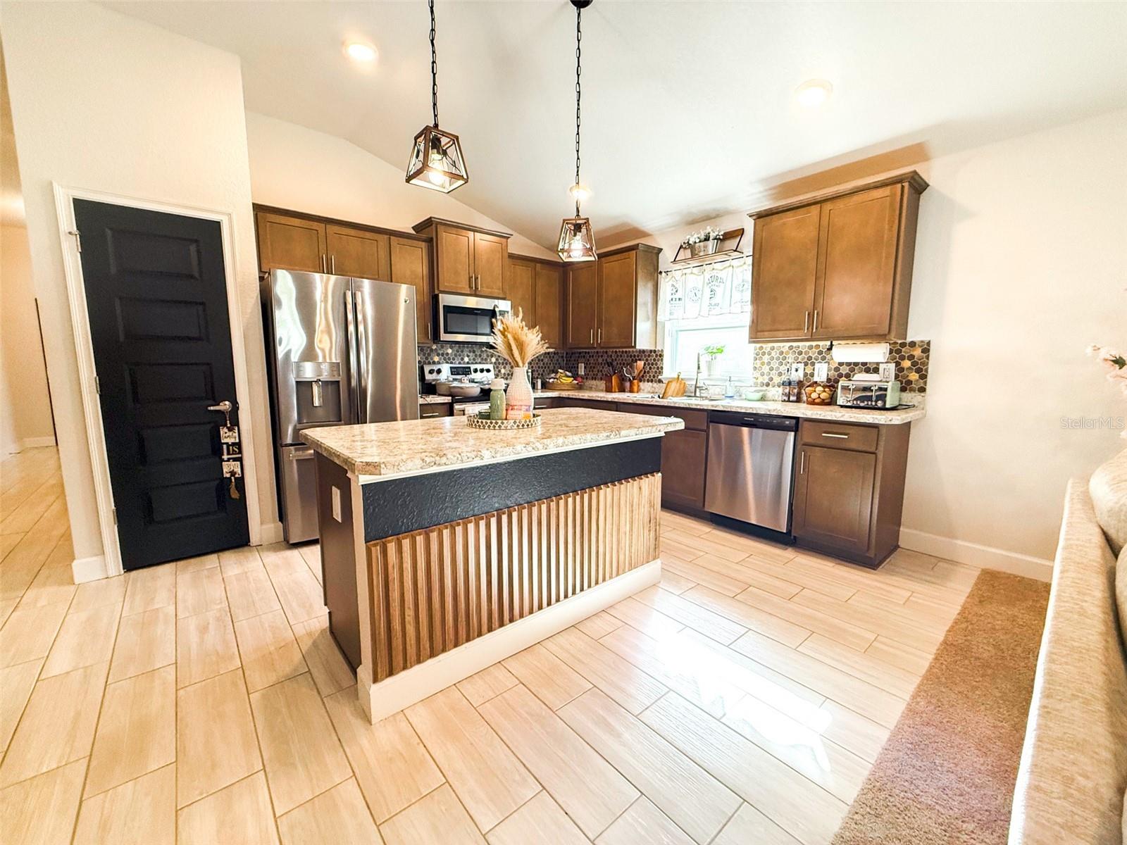 13291 GULF BAY LN photo 3