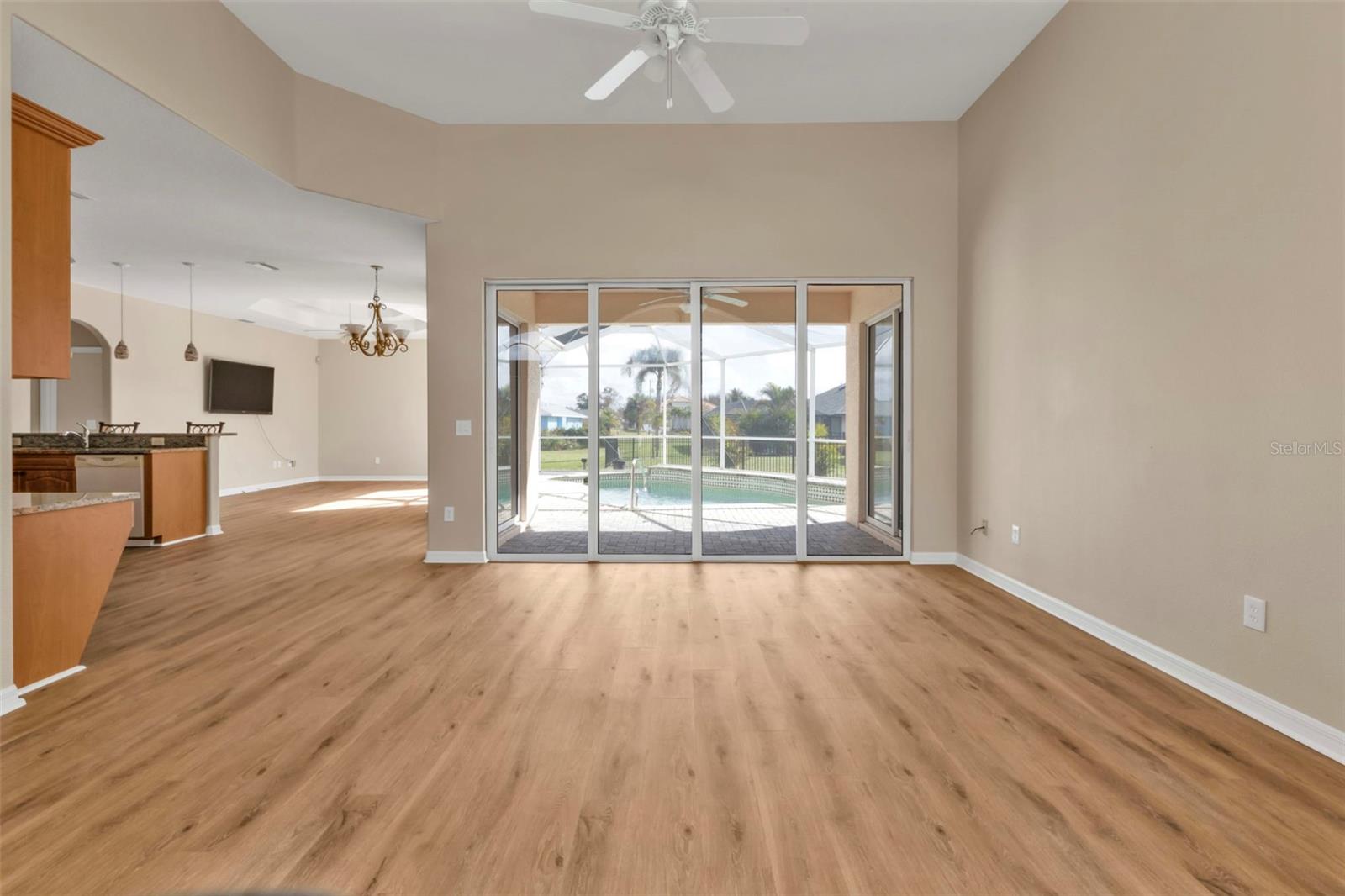 2262 RIO DE JANEIRO AVE photo 3