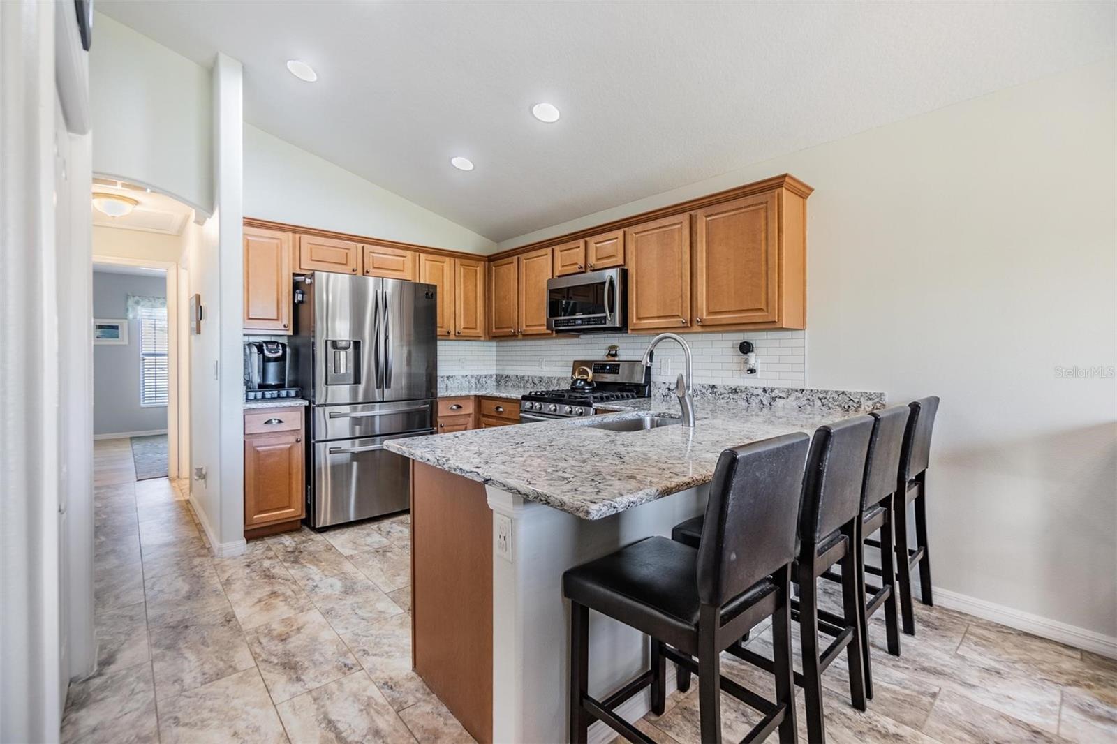 1002 PONDVIEW CT photo 3