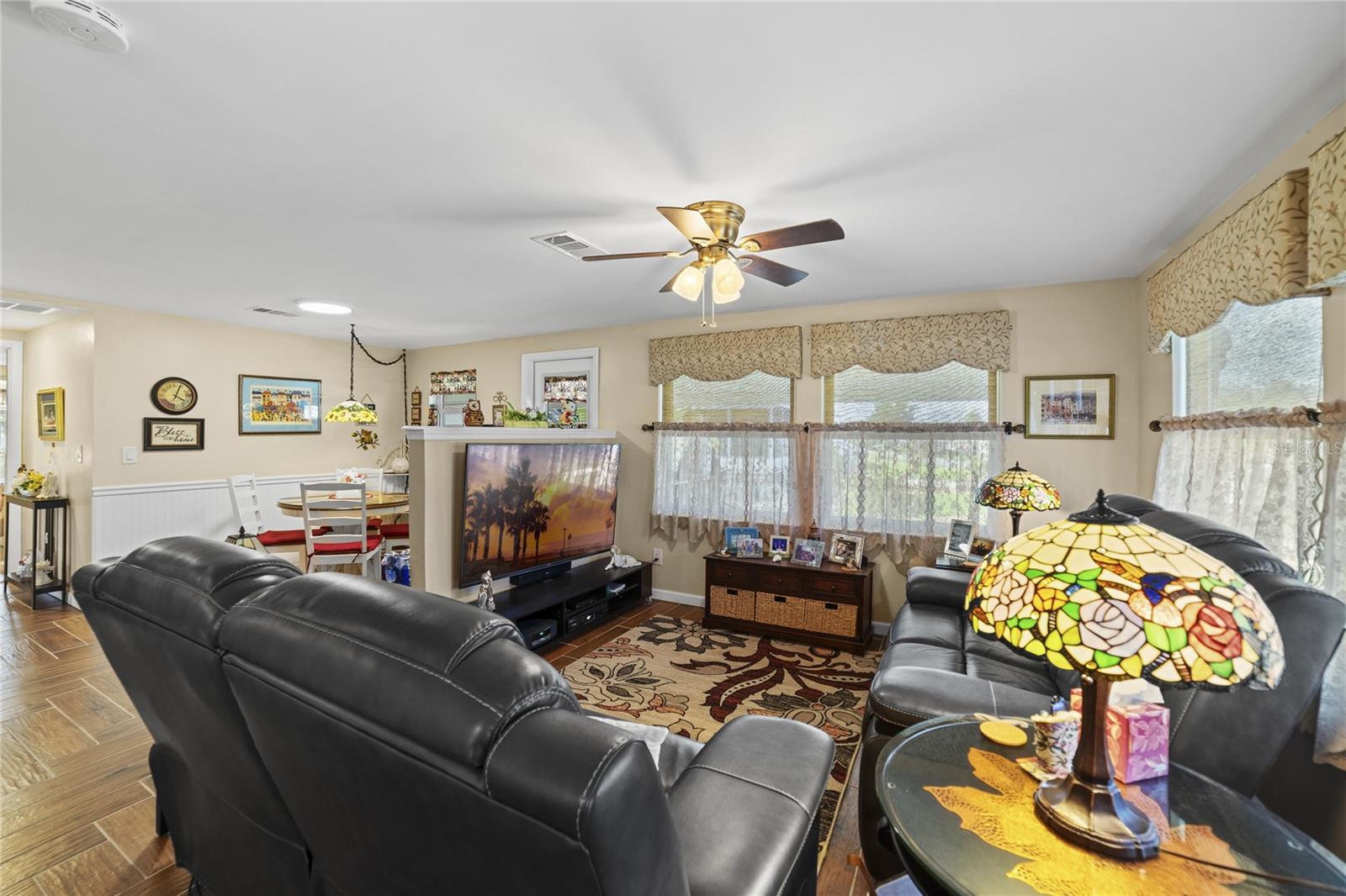 6 DA ROSA AVE photo 4
