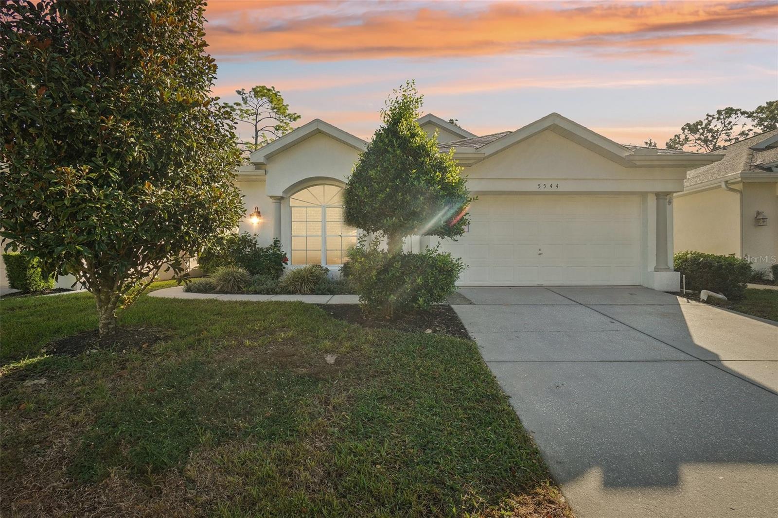 5544 LEGEND HILLS LN
