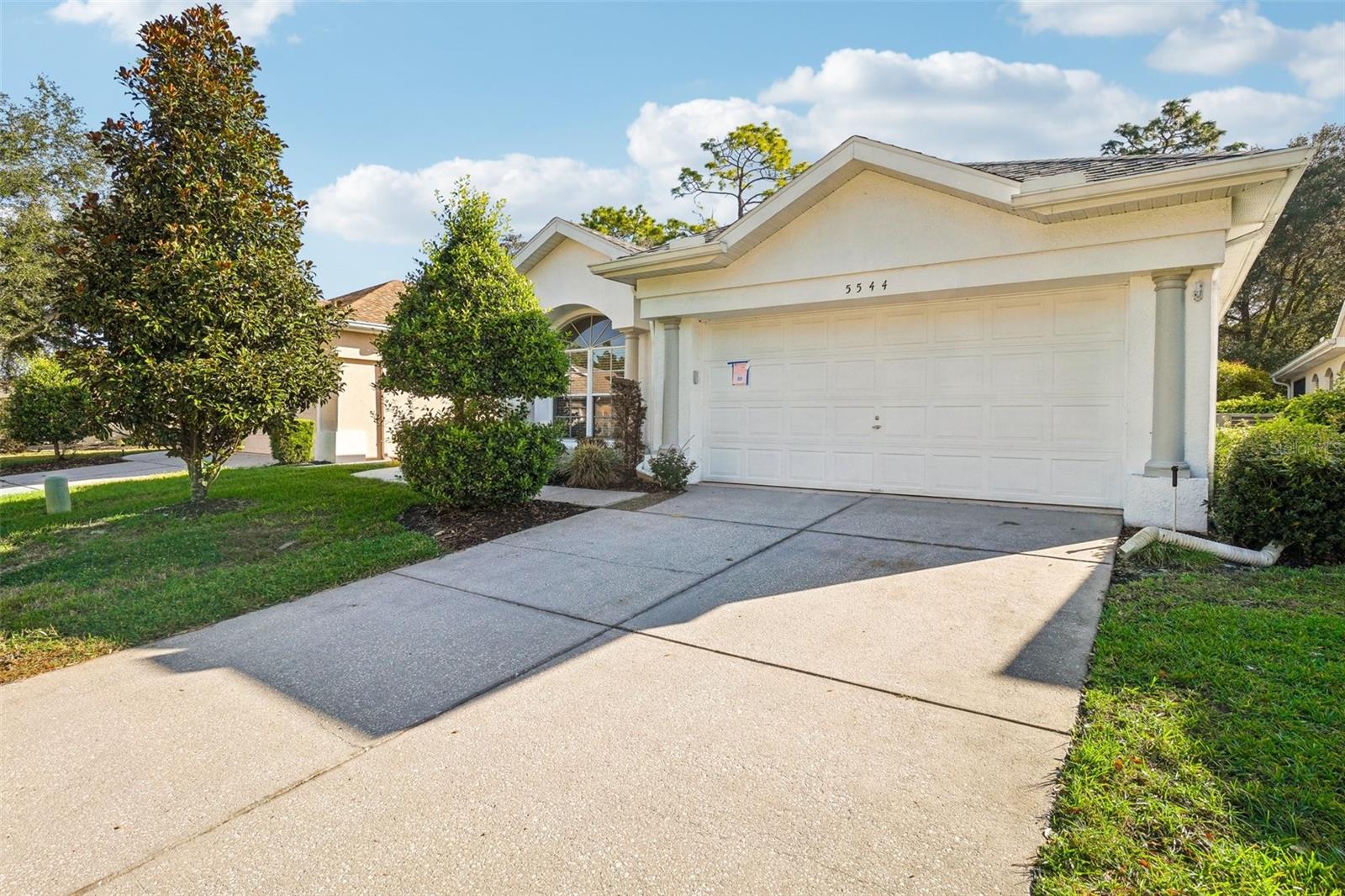 5544 LEGEND HILLS LN photo 4